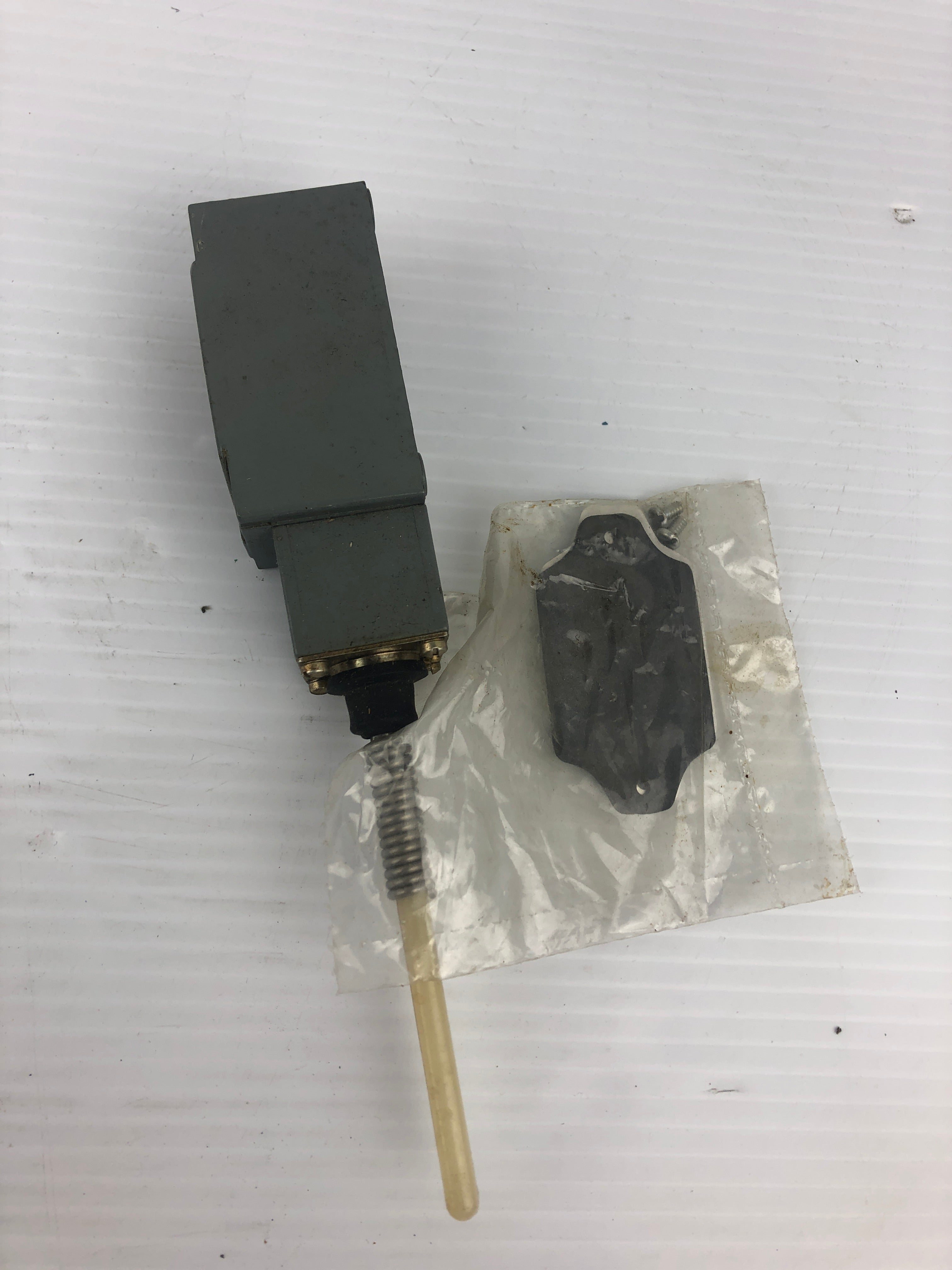 Allen Bradley Z-18210 Operator Head 802T-WS Oiltight Limit Switch Series C