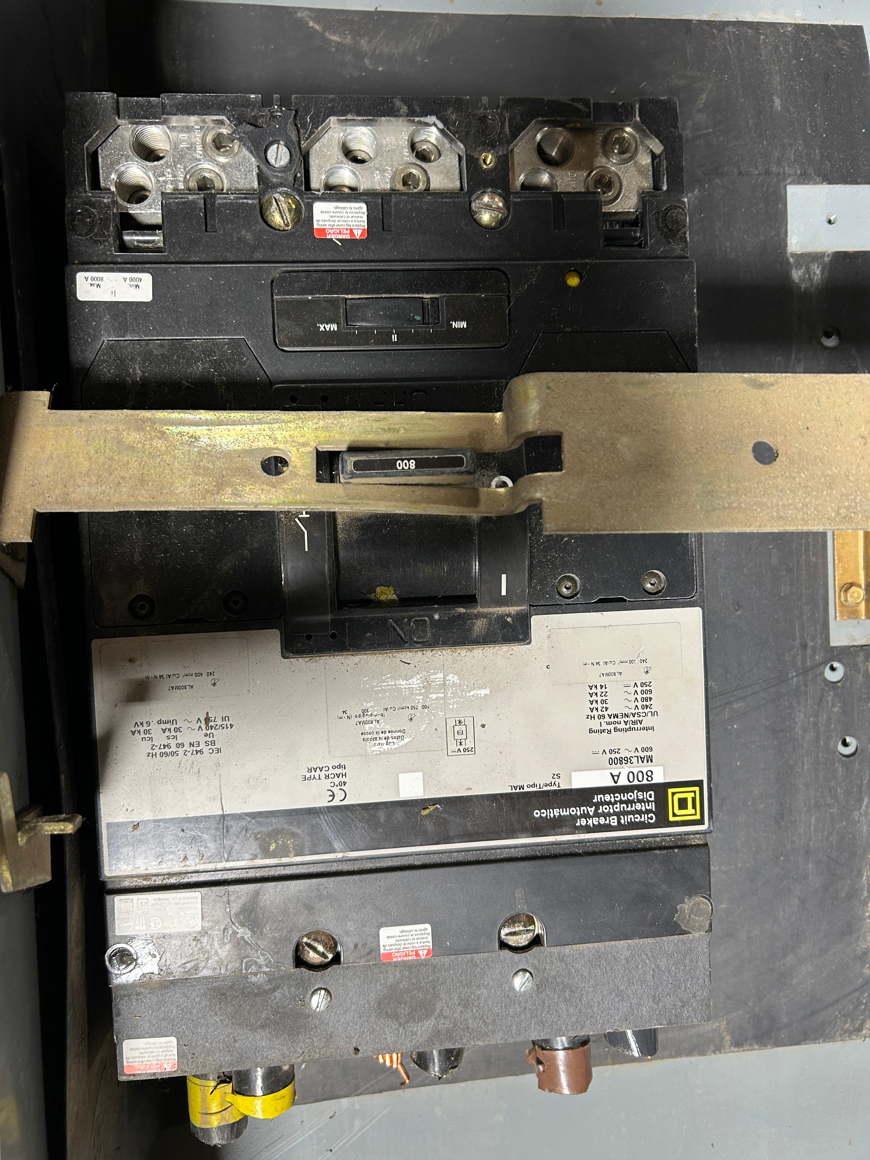 Square D MA1000AWK Circuit Breaker Enclosure 1000A Series E05 MAL36800 800A