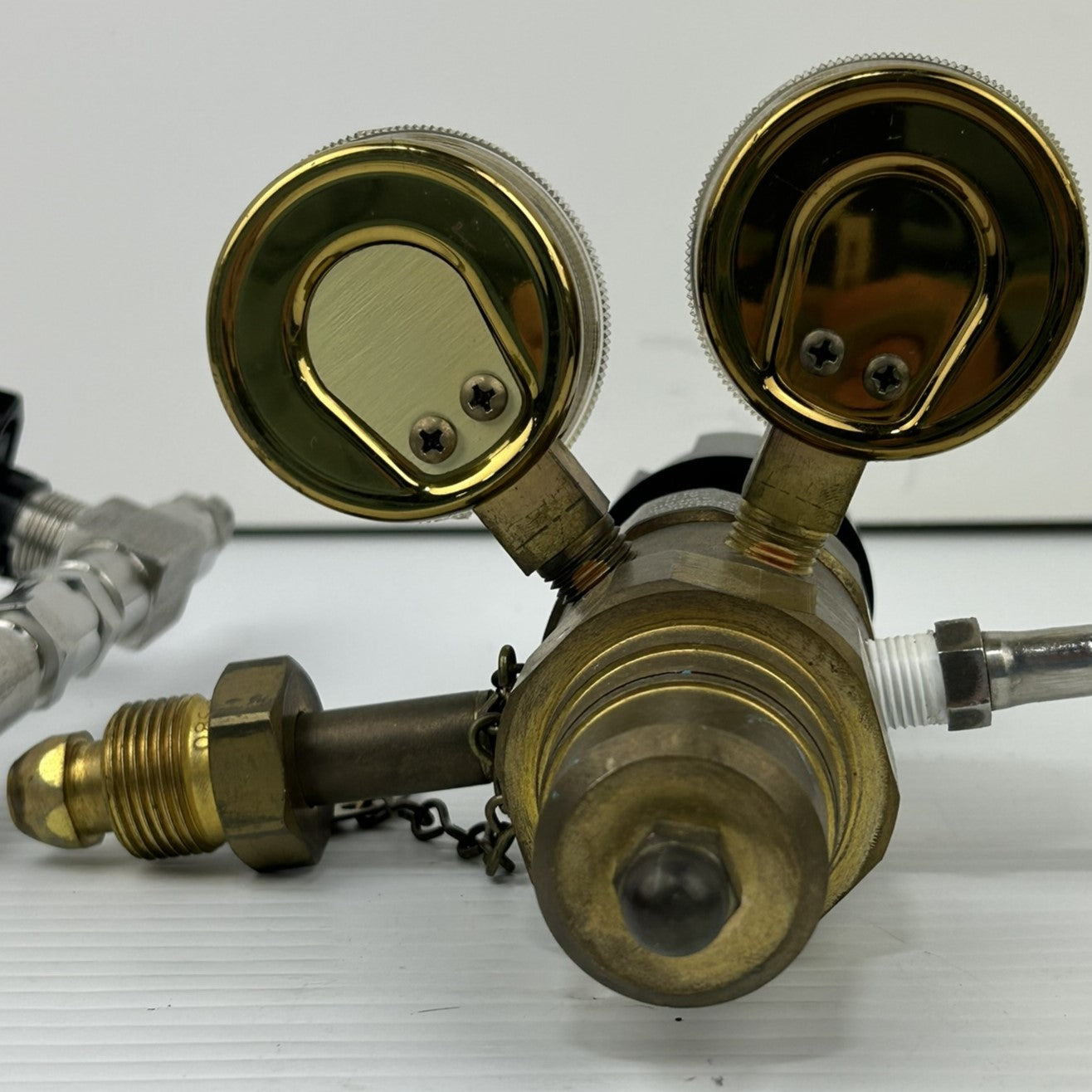 Airco Gas Regulator 412-1301 Assembly 400 Series with 2 Gauges and Hose