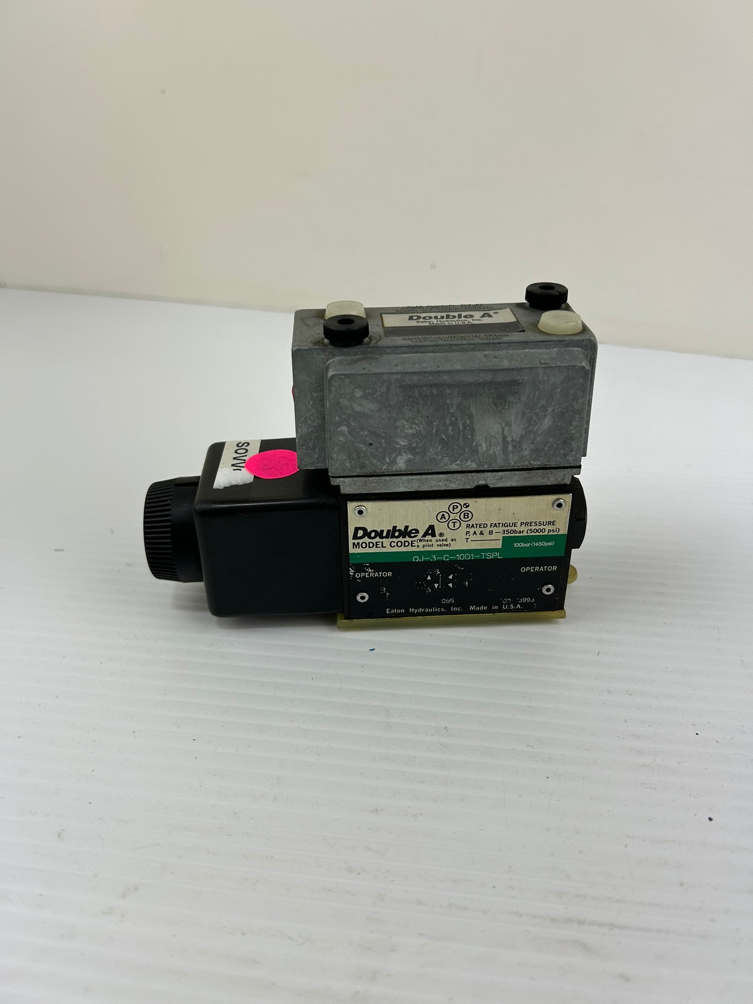 Eaton Hydraulics Double A QJ-3-C-10D1-TSPL Double Solenoid Valve 1450 PSI 100bar