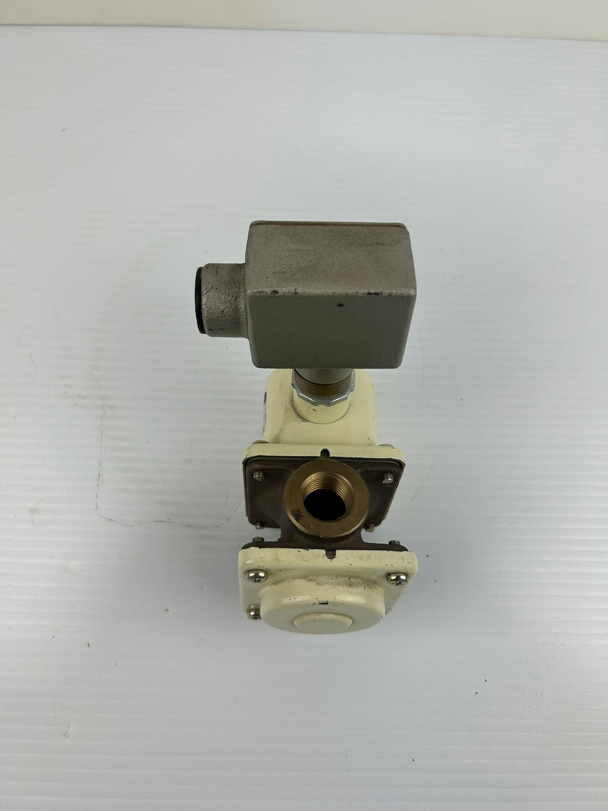 SMC IFW520-04-01-X288 IFW Flow Switch 0.1~0.6MPa 5A 24VDC 25l/min