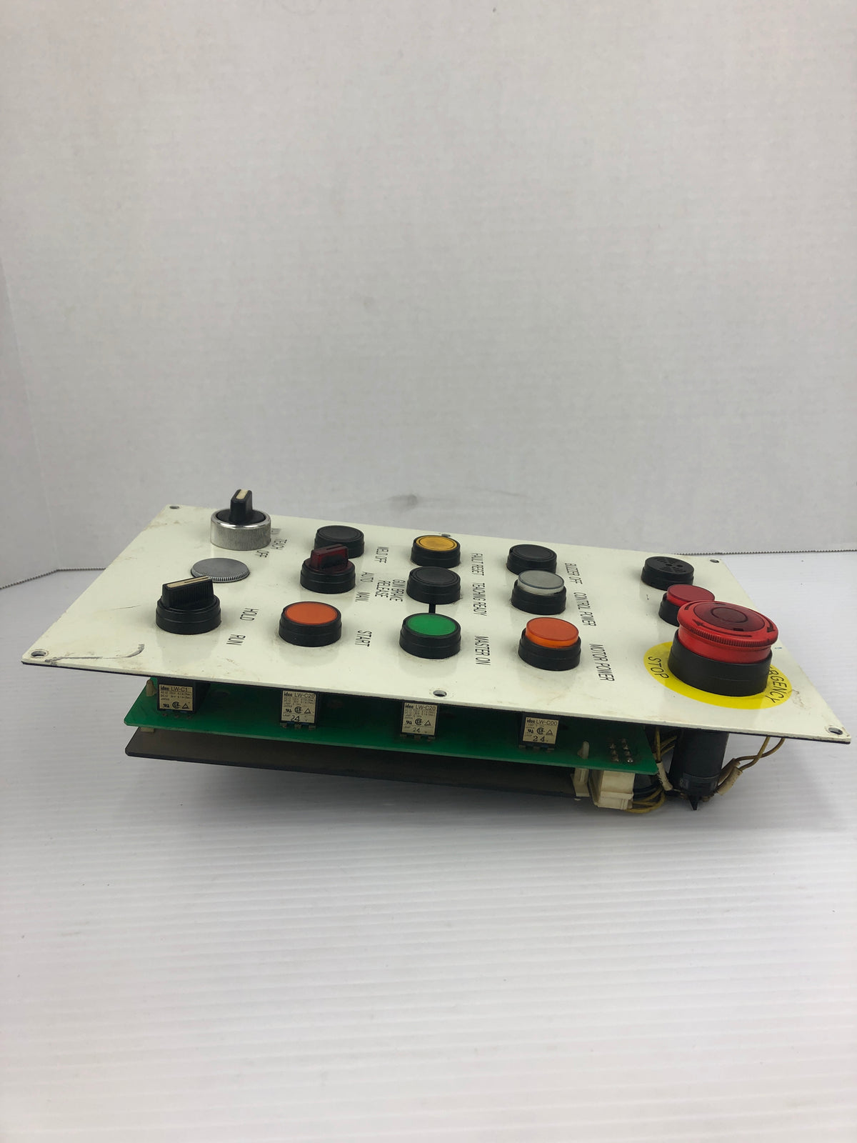 Idec Izumi ZY1C-SS3423 Pushbutton Control Panel 11X31-012