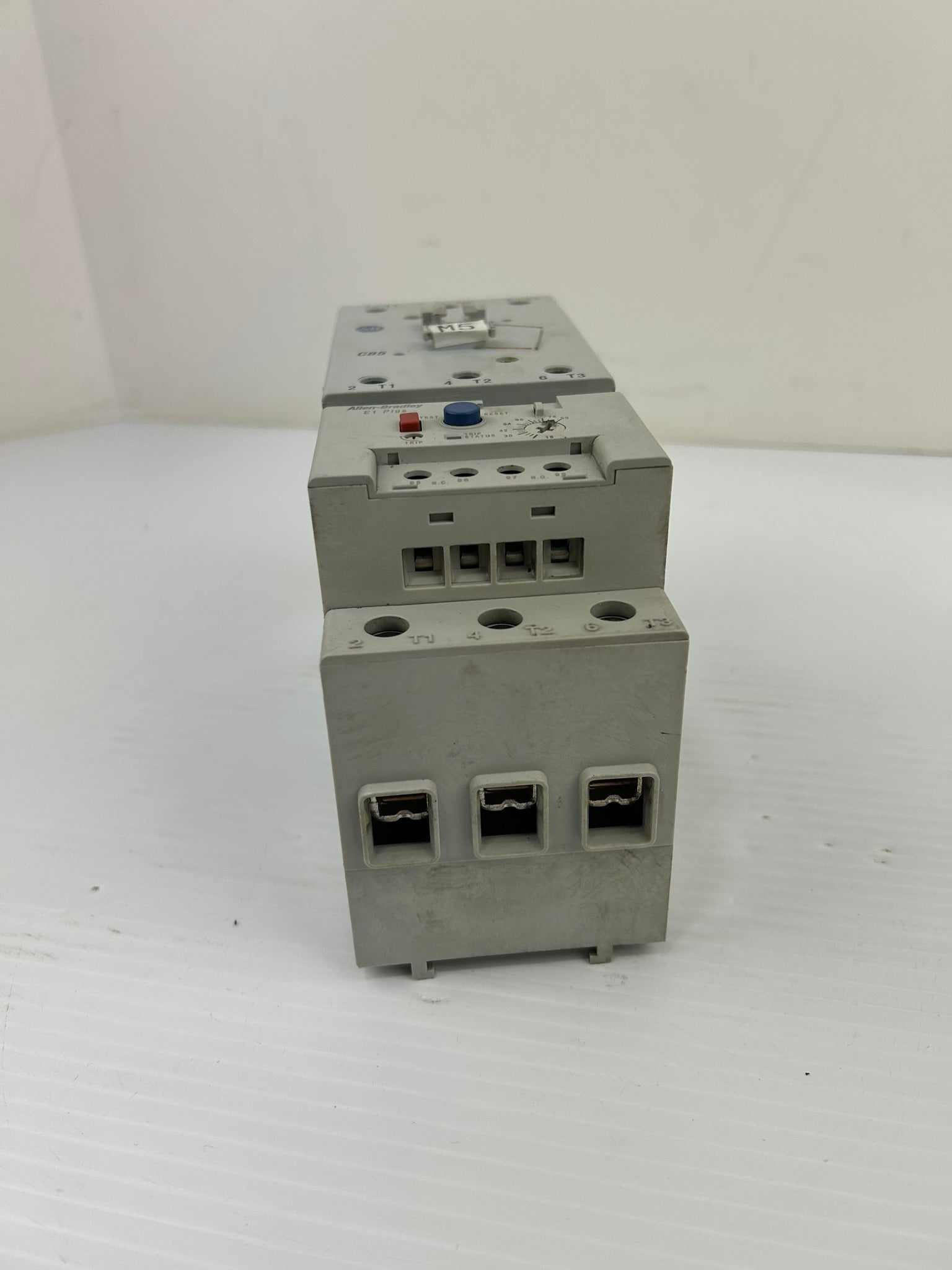Allen Bradley 100-C85*00 Smart Motor Controller with 193-EEGE Overload Relay