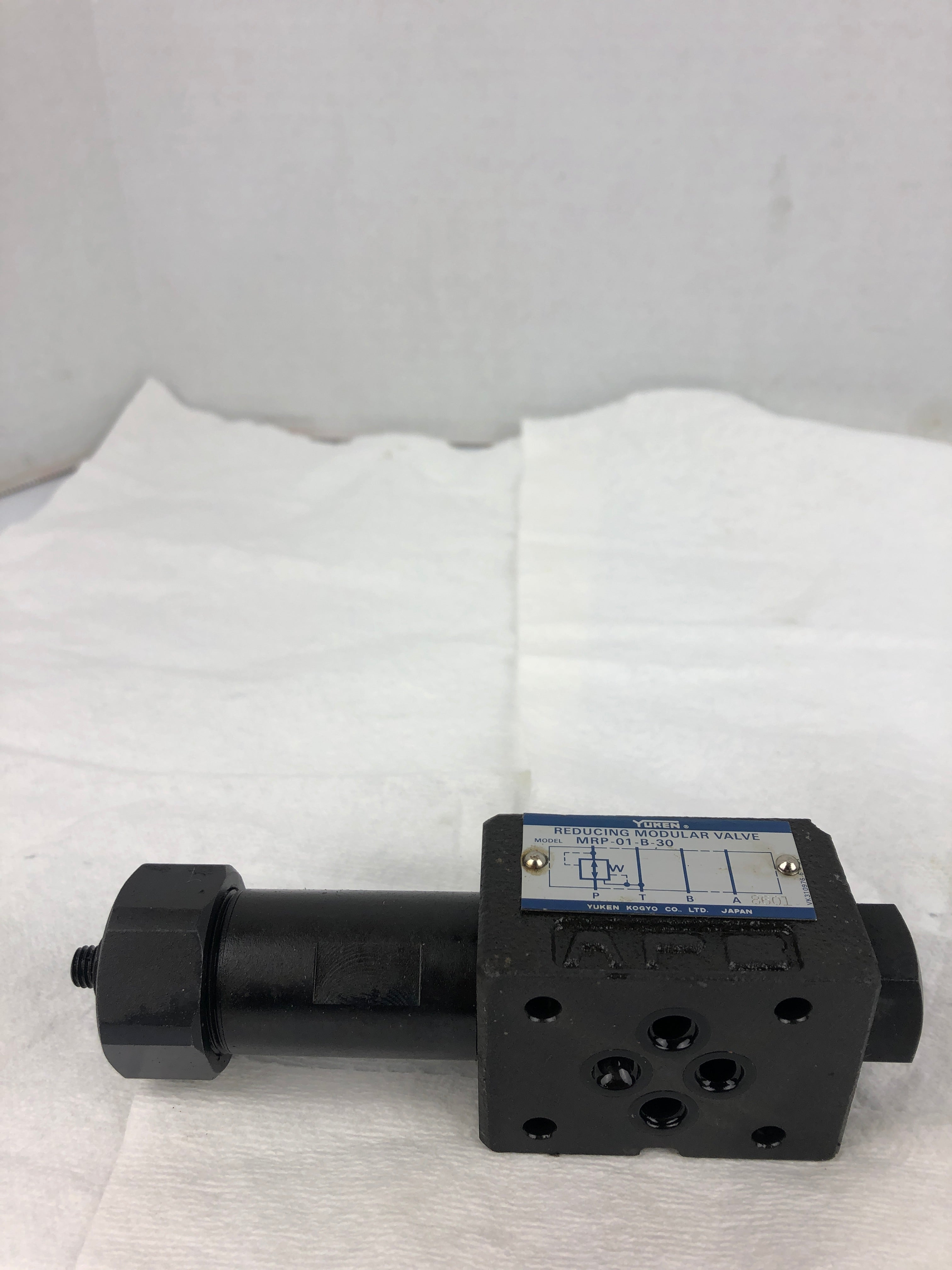 Yuken MRP-01-B-30 Reducing Modular Valve