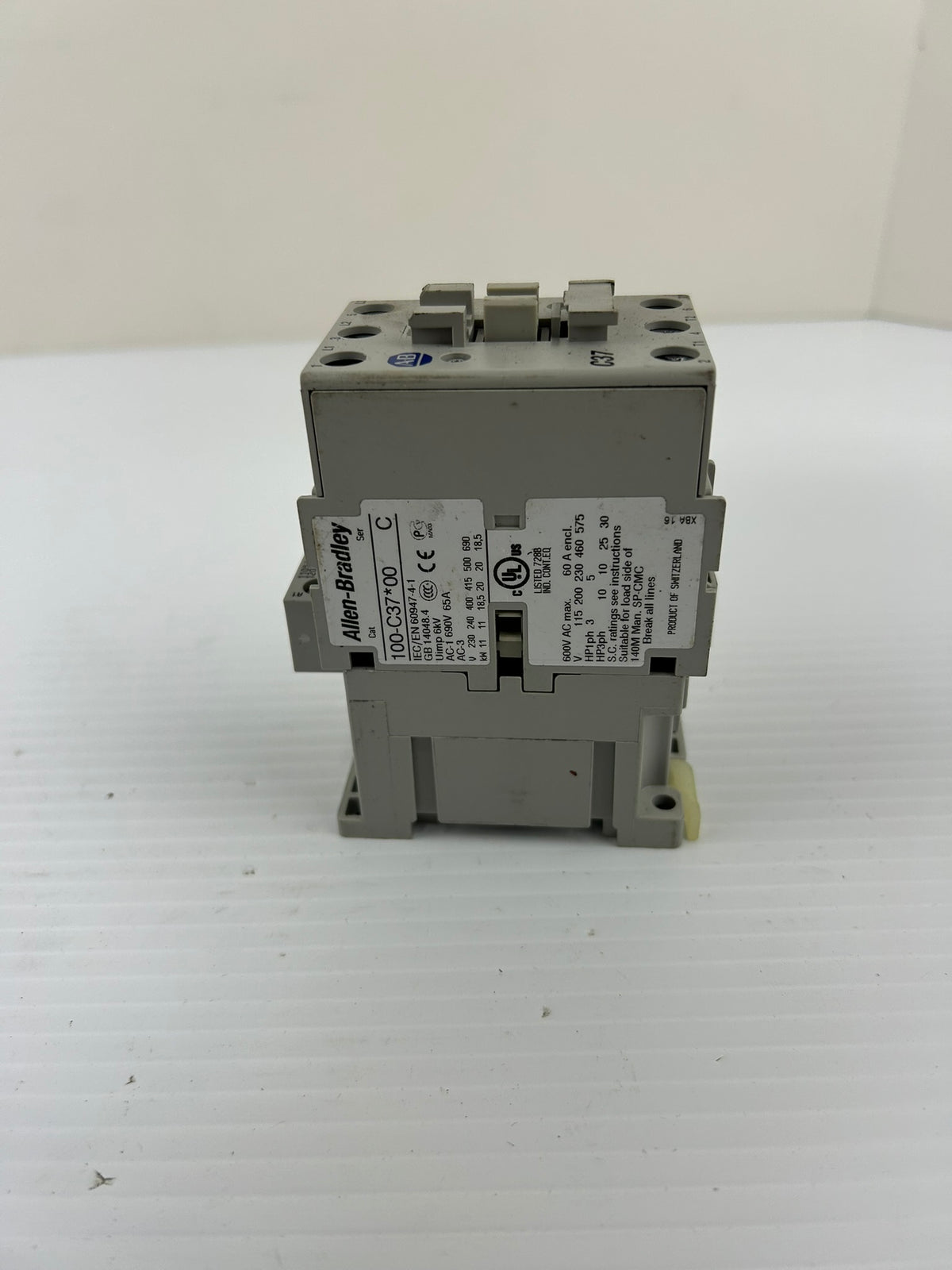 Allen-Bradley 100-C37*00 3-Phase IEC Contactor 600V Series C