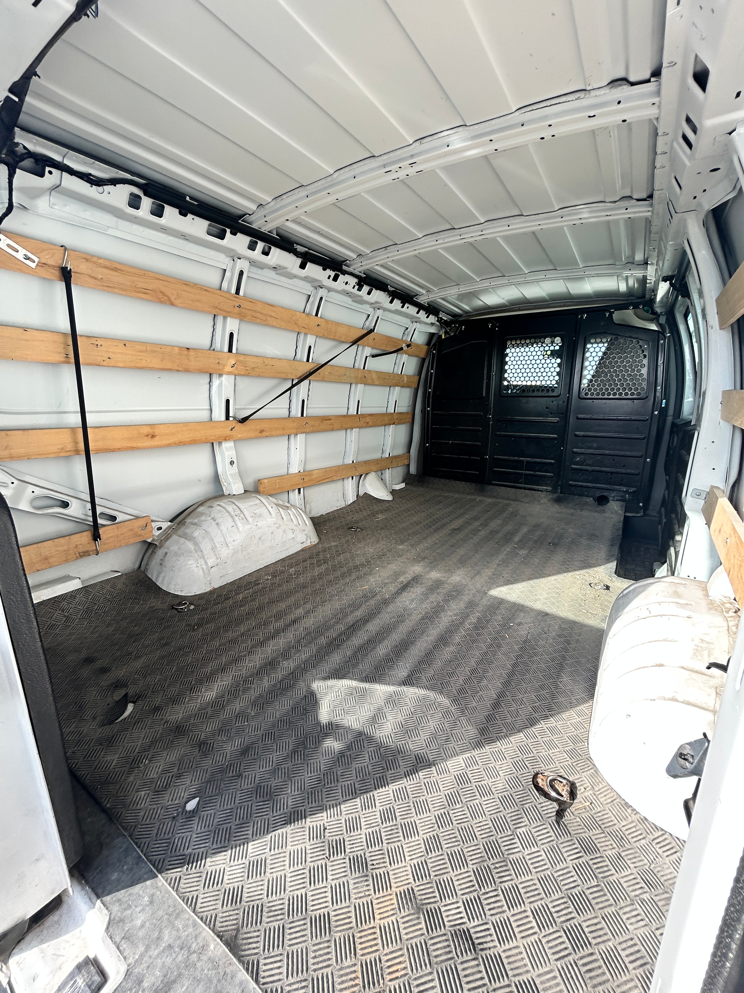 2019 Chevrolet Express 2500 Cargo Van White 130,540 miles 1GCWGAFG8K1229670