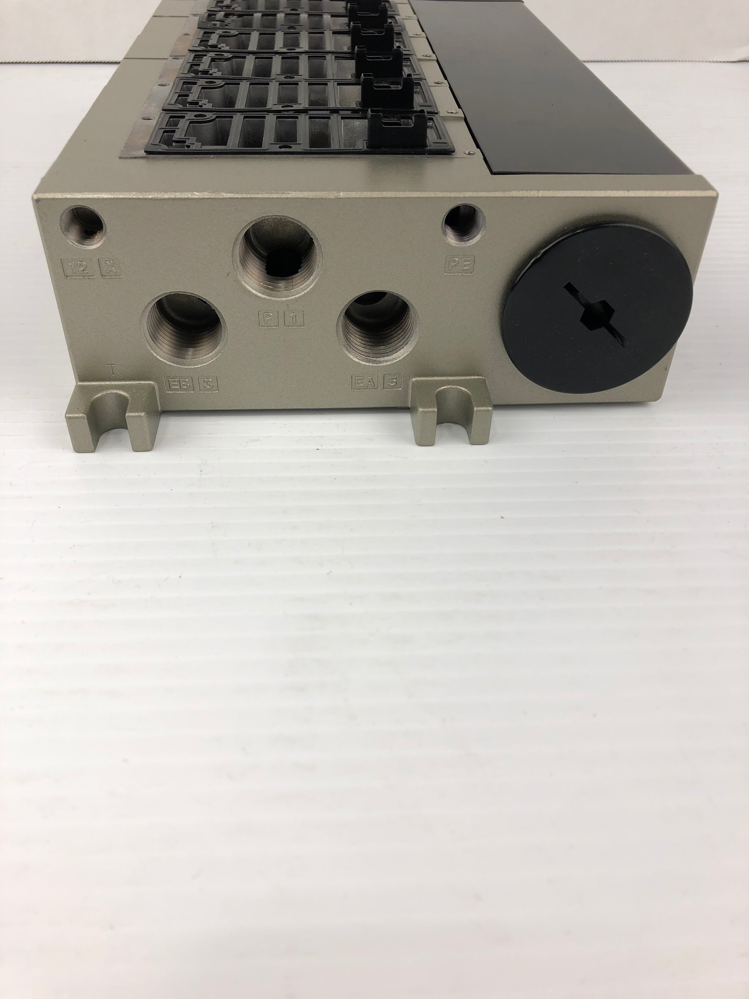 SMC NVV5FS3-01T-061-02T Pneumatic Valve Manifold