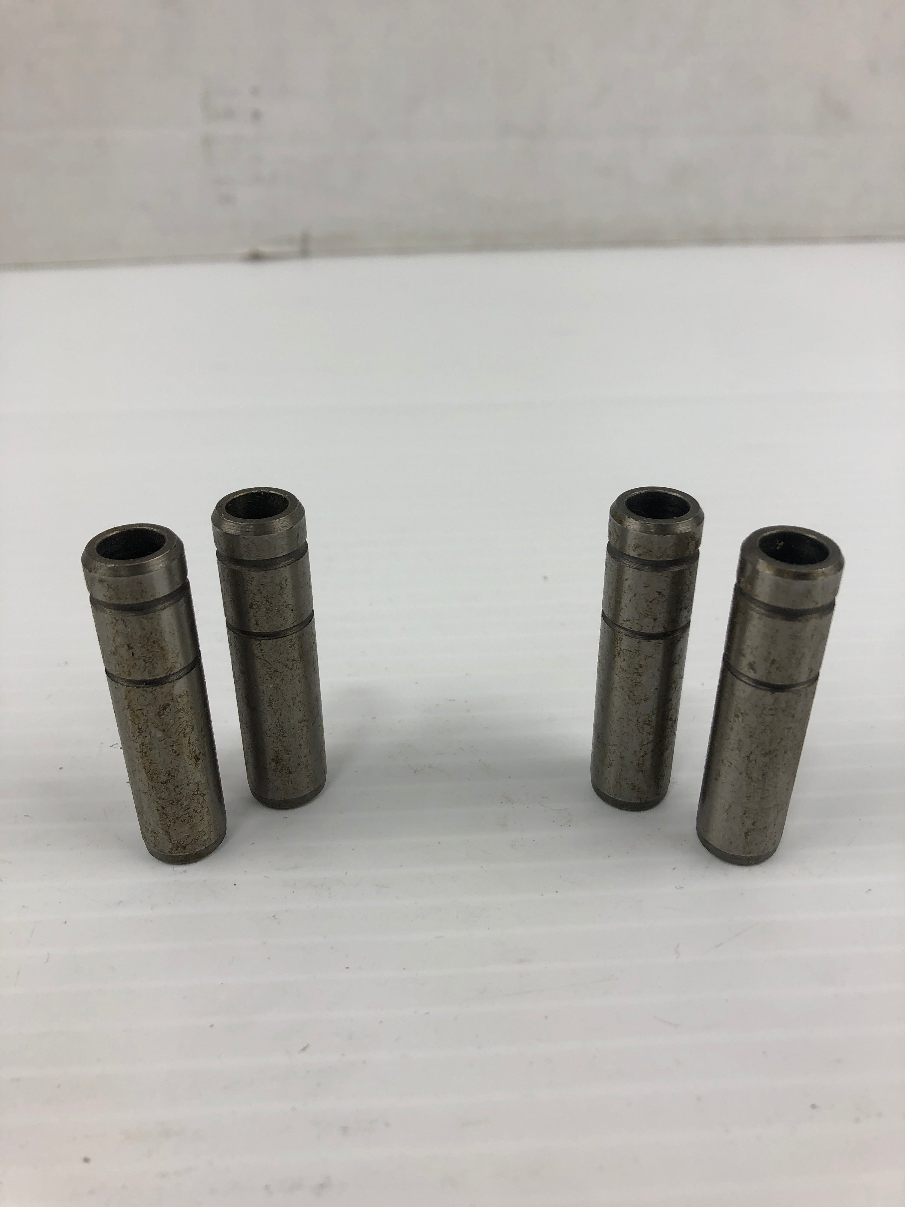 Clevite 2173195 Engine Valve Guide 217-3195 - Lot of 4
