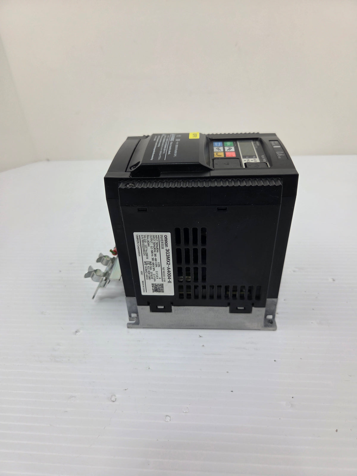 Omron 3G3MX2-A4004-E MX2 Inverter Drive 400V 3 Phase 0.4kW