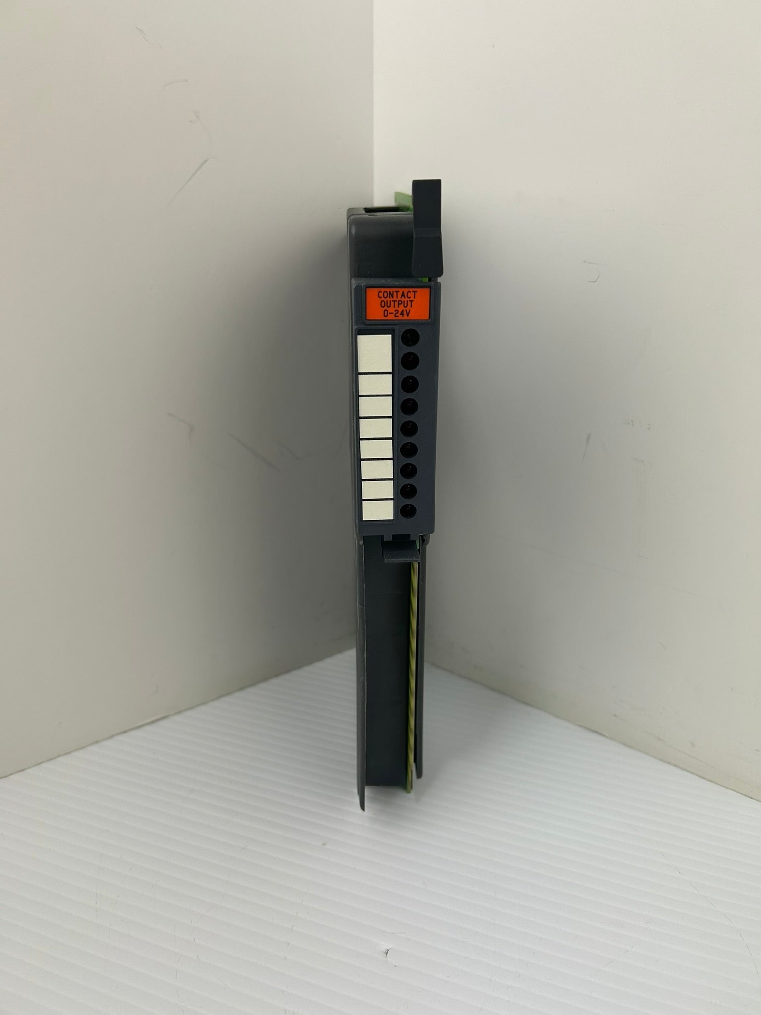 Allen Bradley 1771-0ZL Output Module 0-24V Contact Rev C01 PLC Module