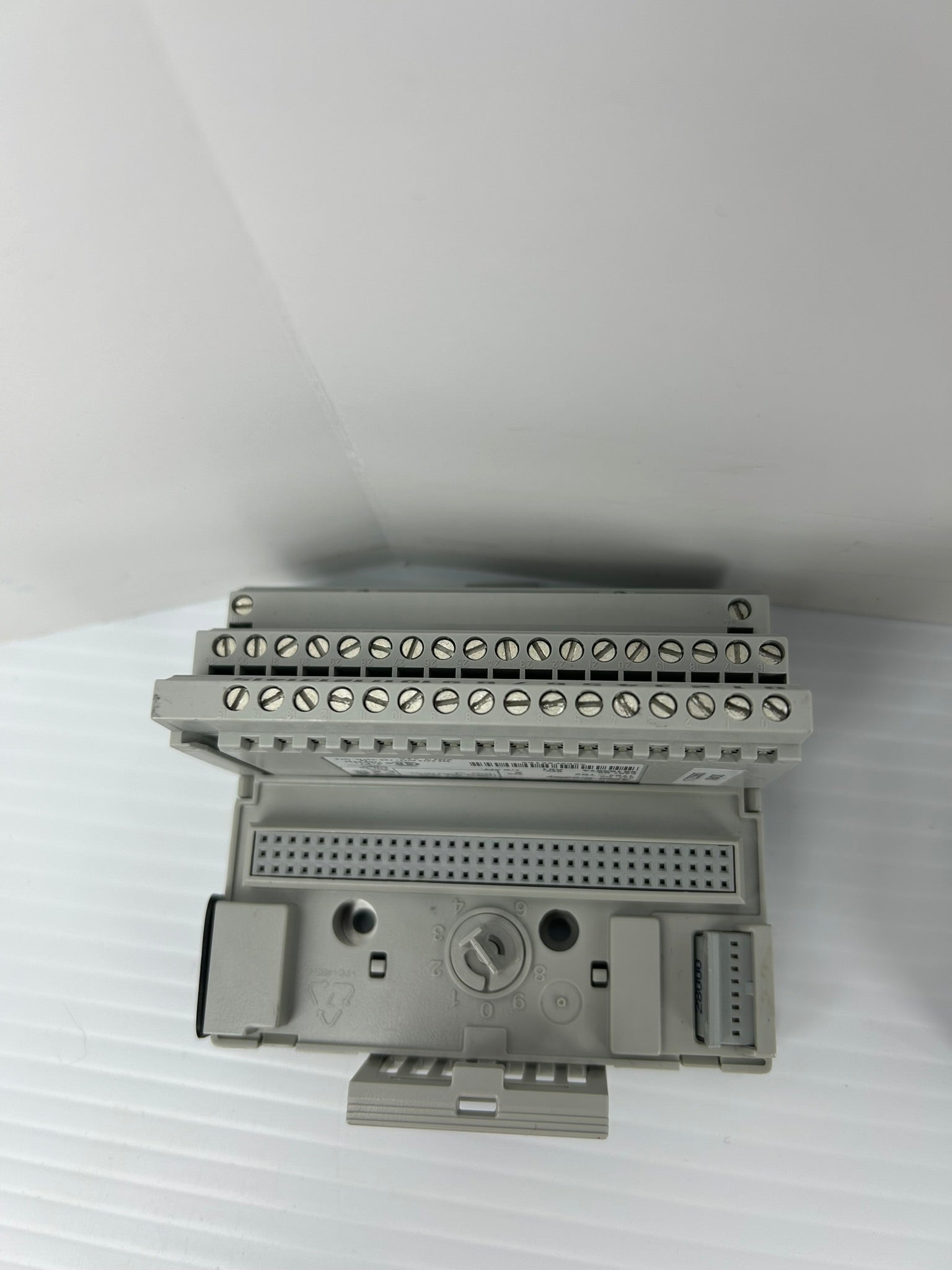 Allen-Bradley 1794-TB2 Terminal Base Series A Rev A01 120VAC 10A