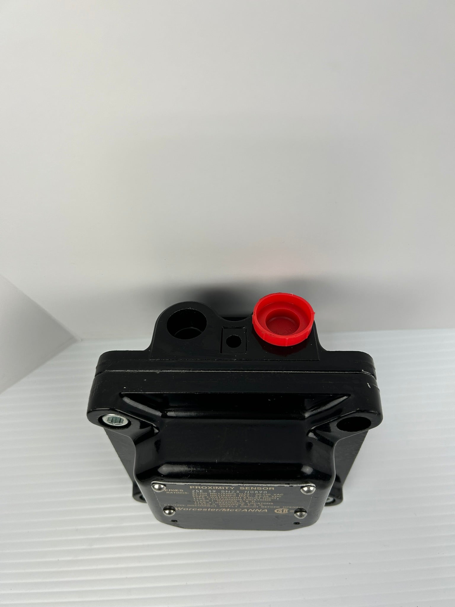 Worcester/McCanna 25E 39 SNZ3 N0890 Proximity Sensor 20-140VAC