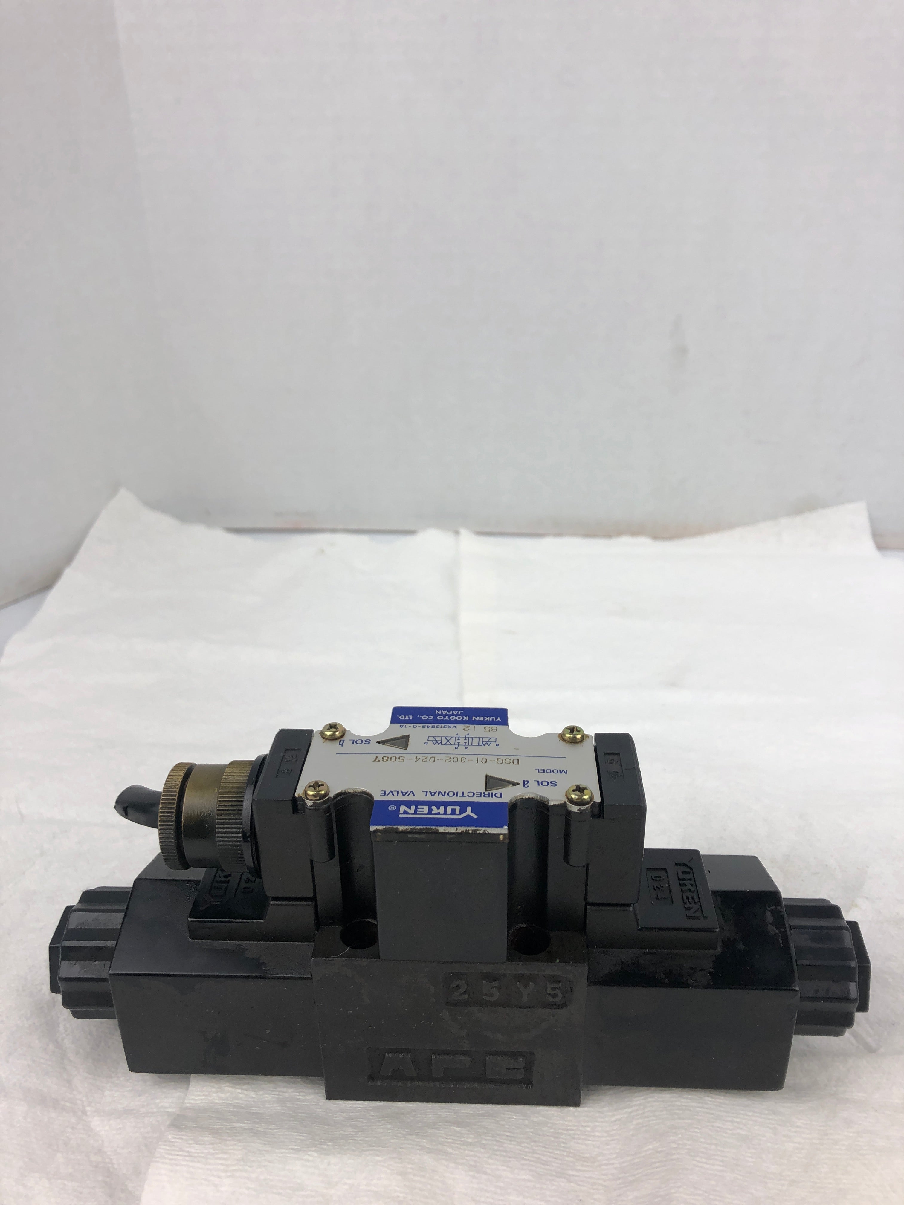 Yuken DSG-01-3C2-D24-5087 Directional Valve