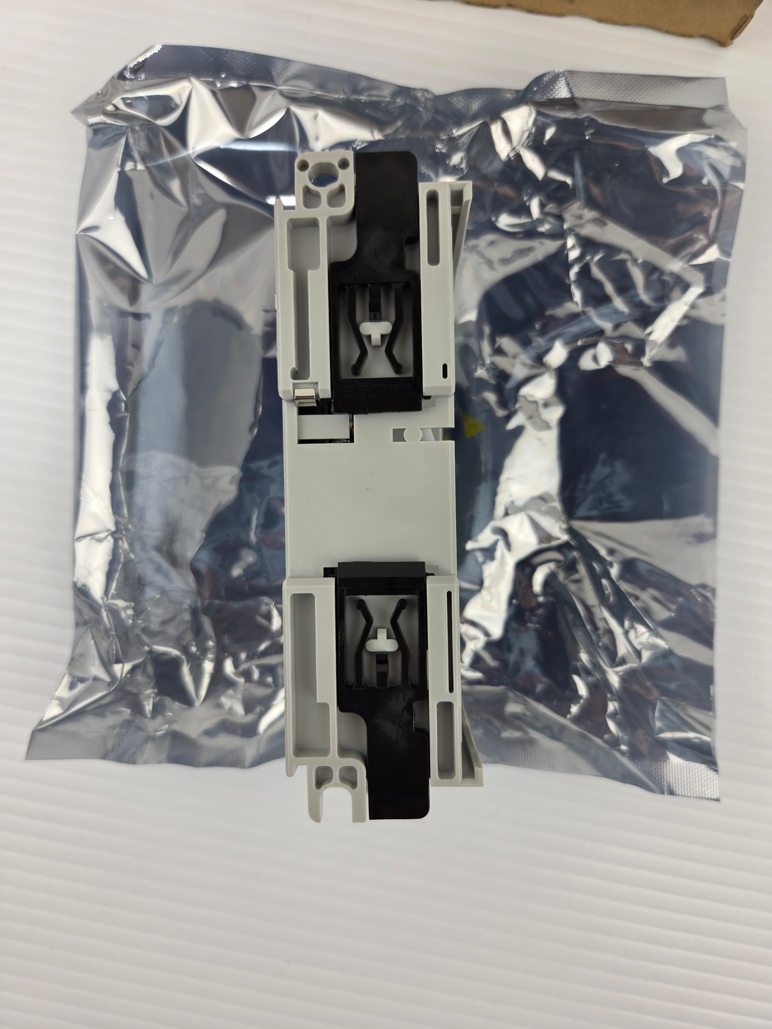 Allen-Bradley 1769-OB16 Compact I/O DC Output 16 Pt 24VDC PLC Module Ser B 3.1FW