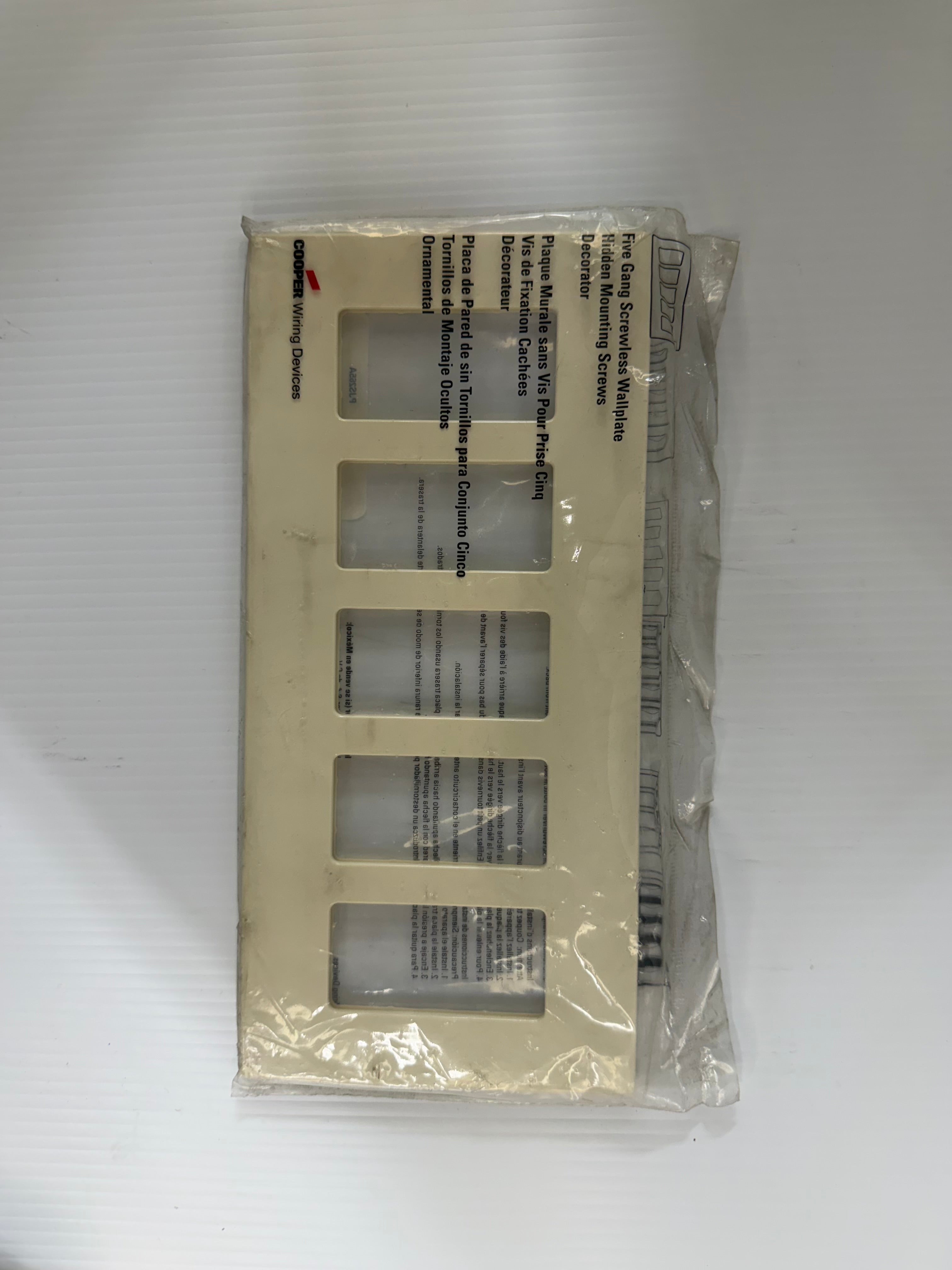 Cooper Wiring 5-Gang Screwless Wallplate PJS265A Lot of 2