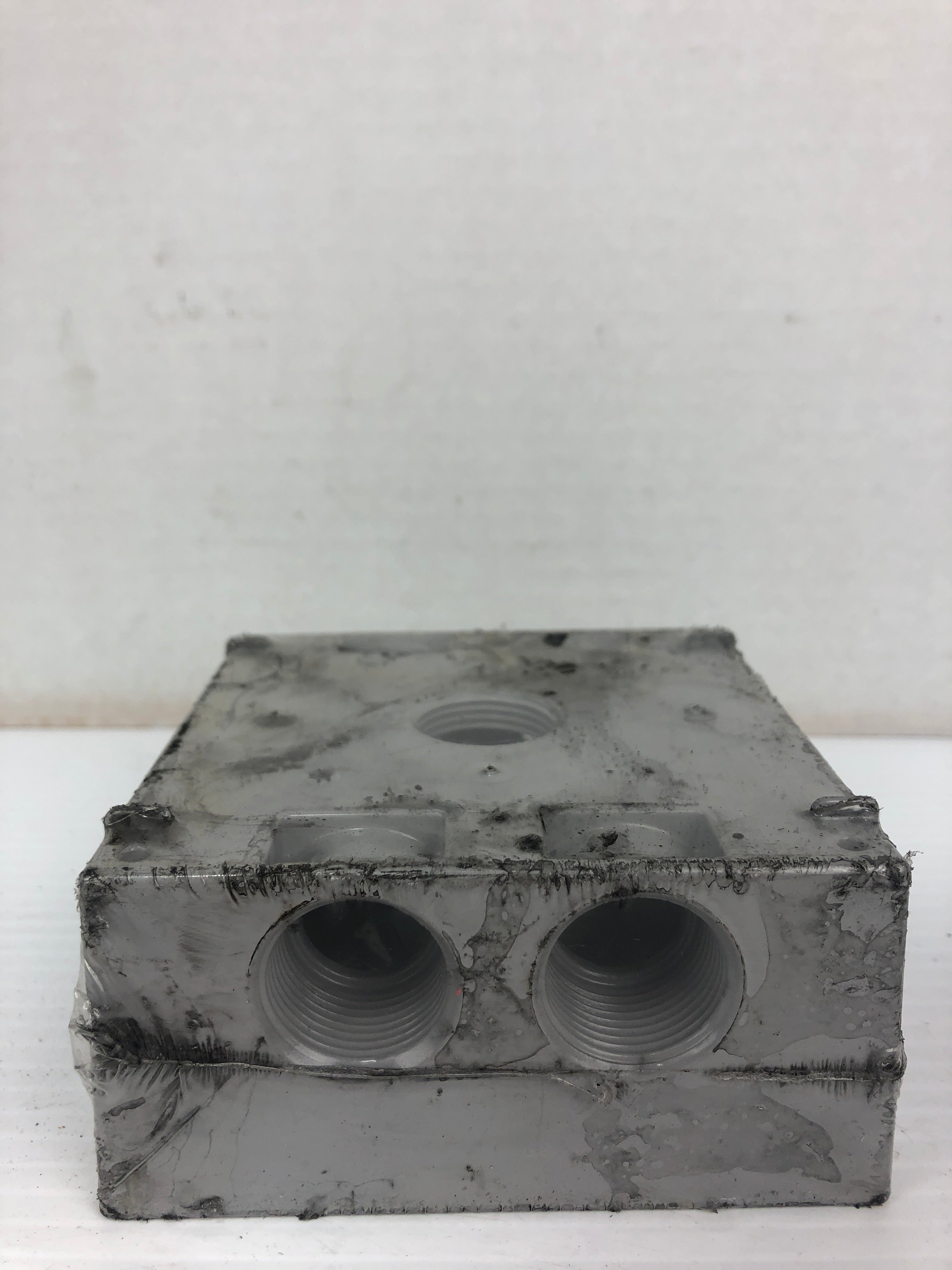 Bell 5345-0 Weatherproof Two Gang Box Five Outlets 3/4"