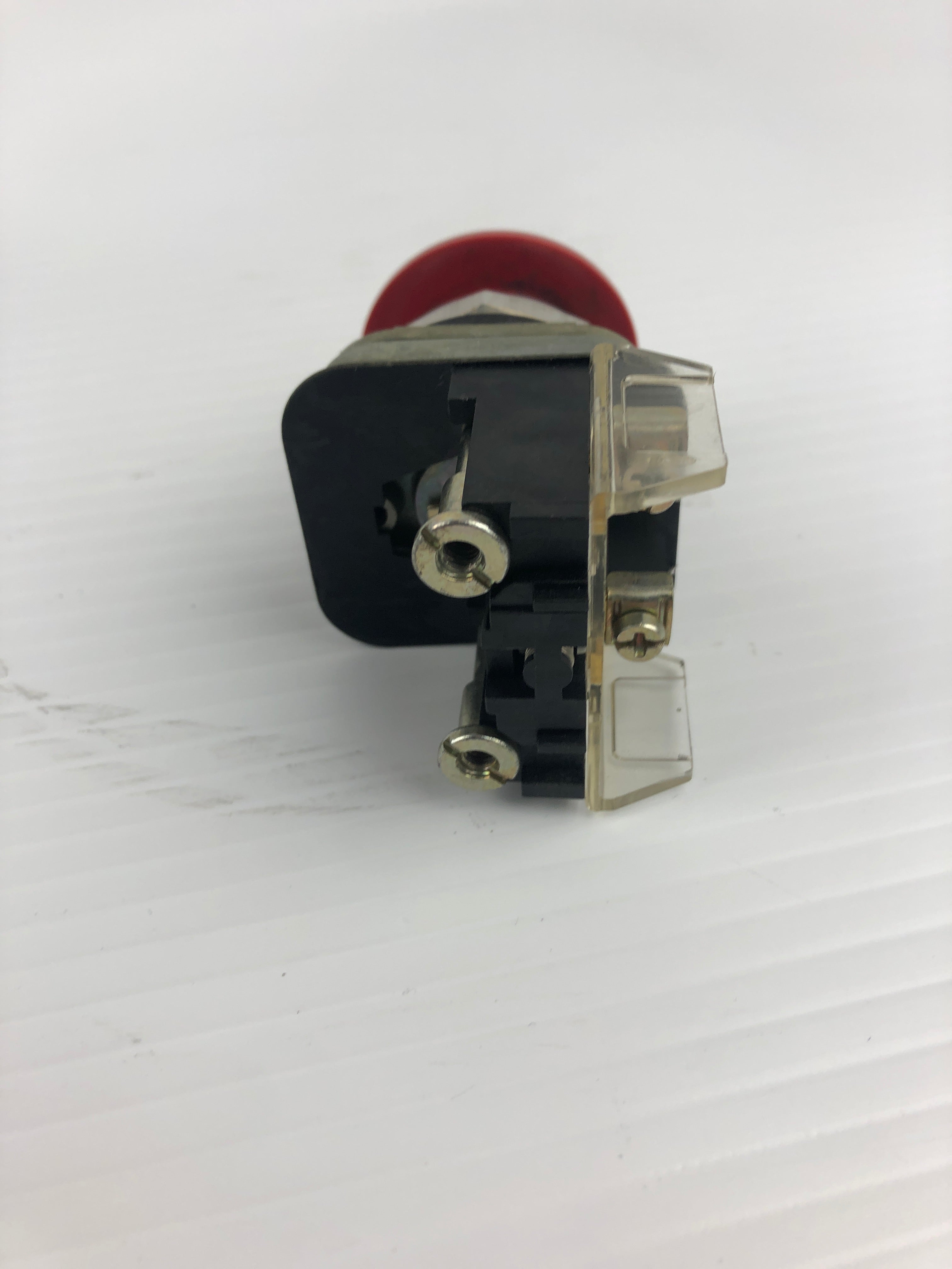 Allen Bradley 800T-XD2 Series D Push Button Red 800T-D Series T