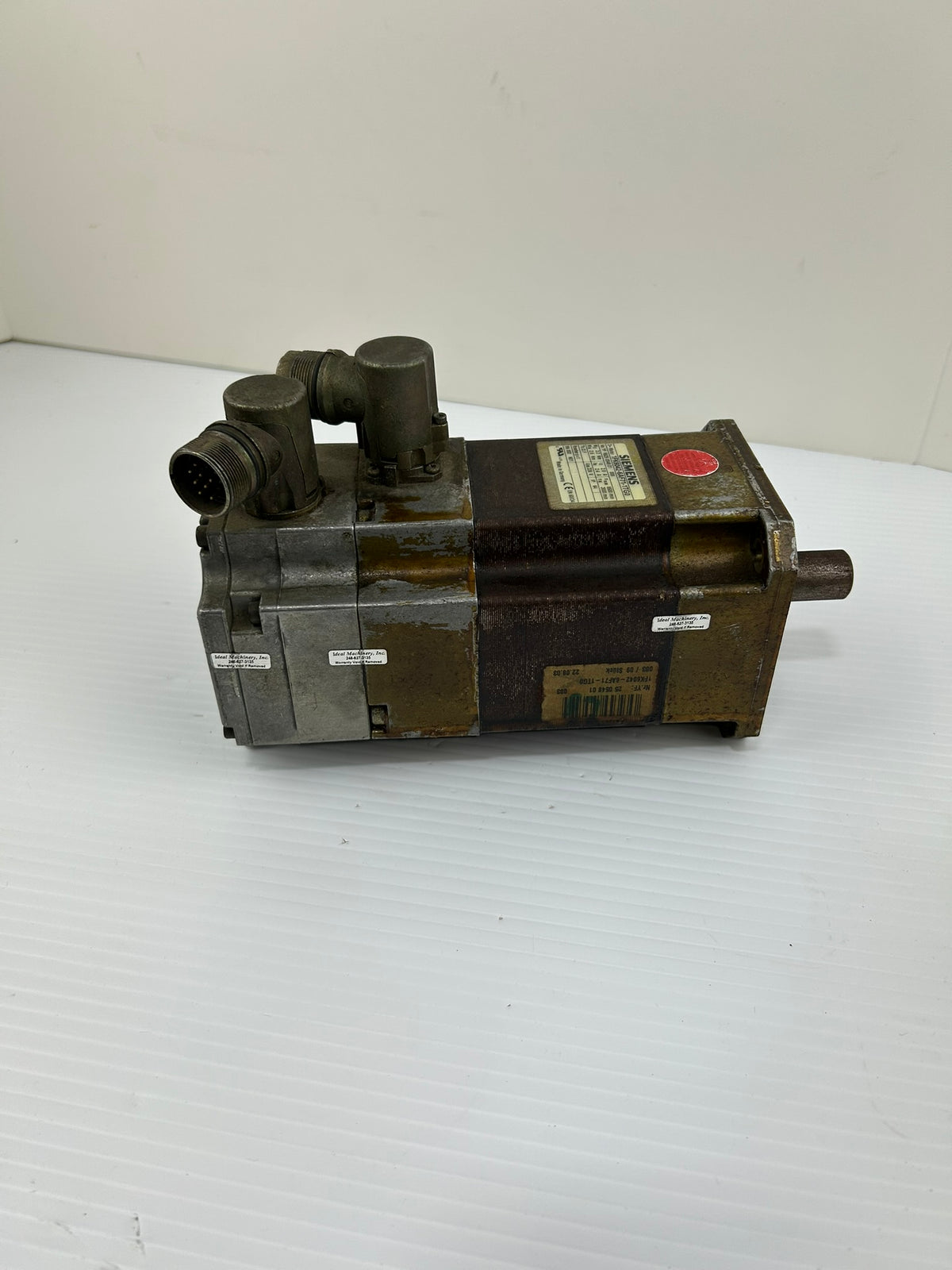 Siemens 1FK6042-6AF71-1TG0 AC Servo Motor 3.2Nm 8500 RPM 3 Phase 228V IP64