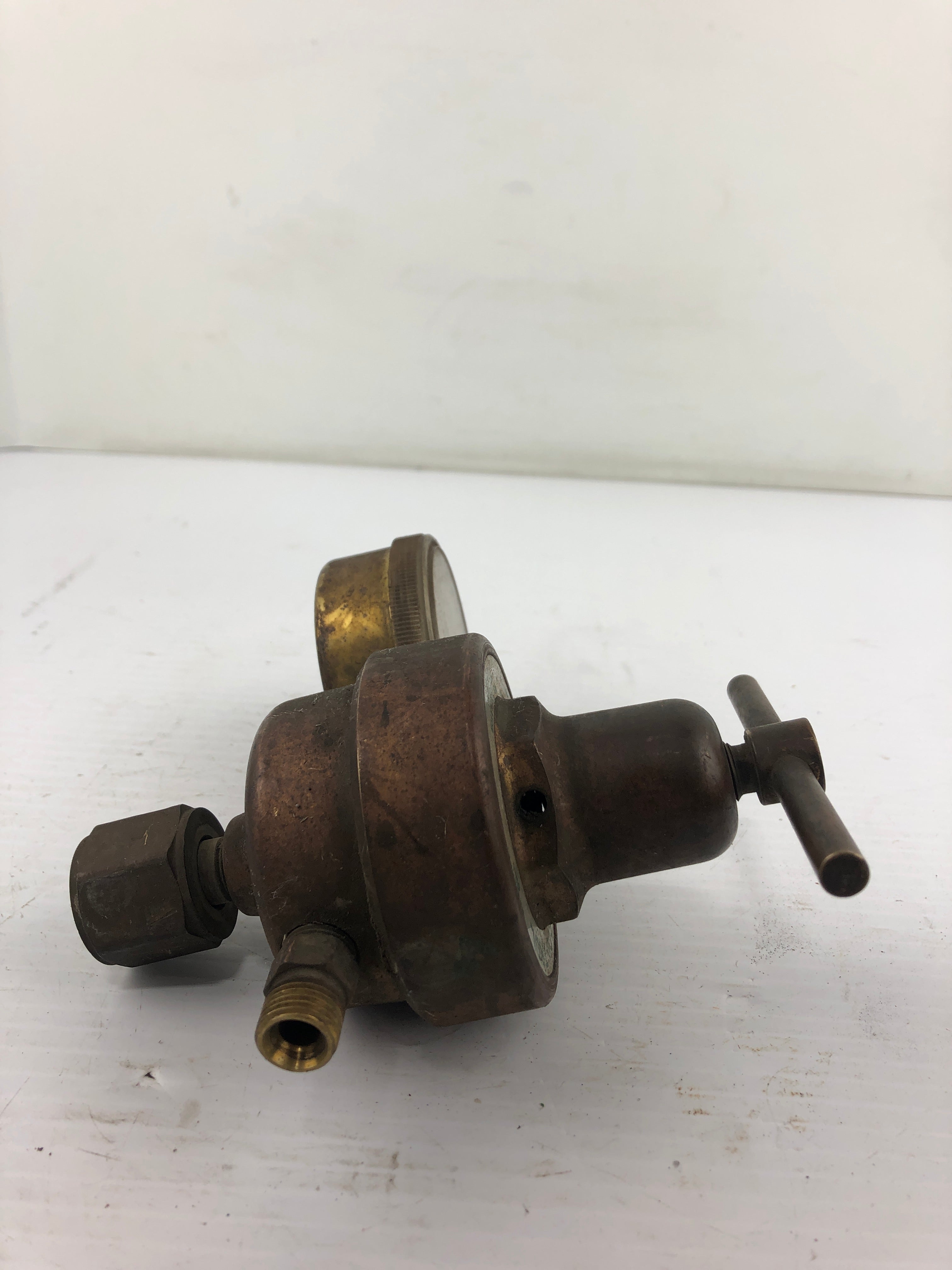 Accutrol WSR-1-6 Compressed Gas Regulator with Gauge 0-200 PSI