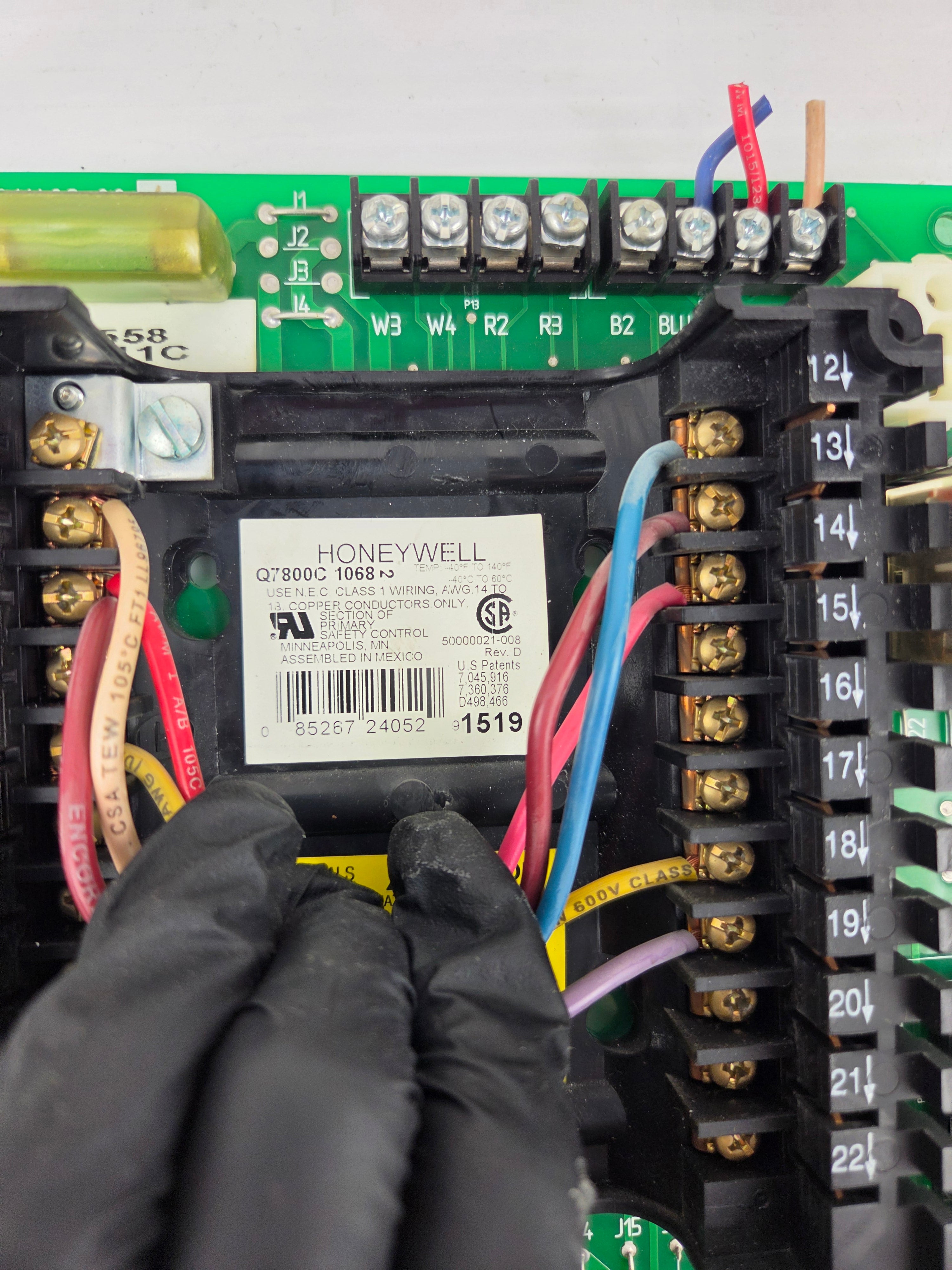 Honeywell Q7800C 1068 Power Flame Burner Control Board 50011409-001 50011408