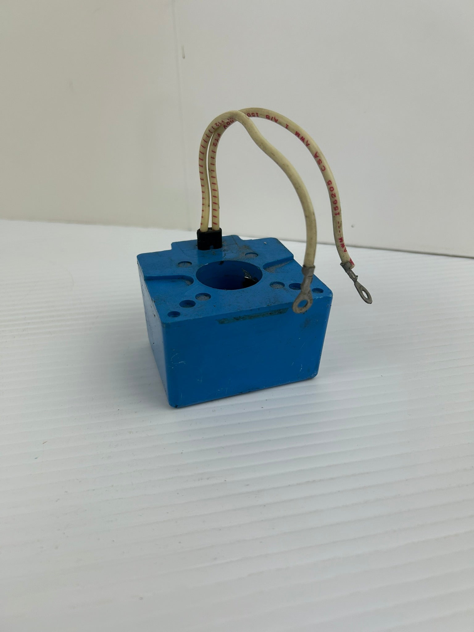 Vickers Eaton 868983 Solenoid Valve Coil 220/240VAC 50/60Hz F Leads Hydraulic