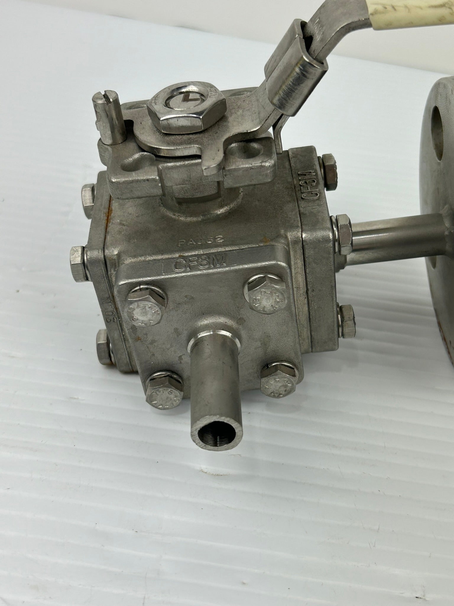 SVF Flow Controls 1000 WOG Valve 1/2"-CF3M 150 with Handle
