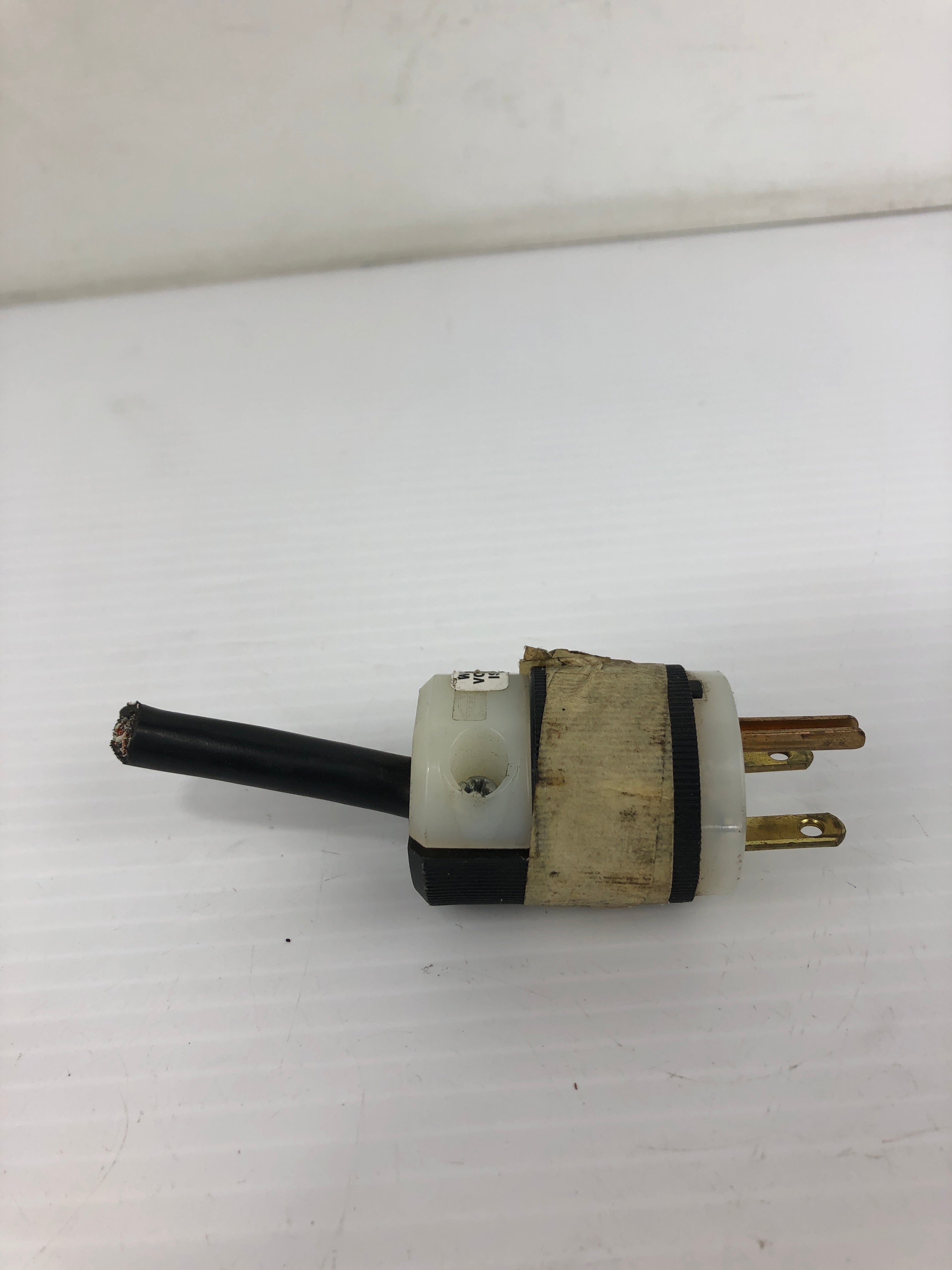 Hubbell Plug HBL5666C 15A 250V