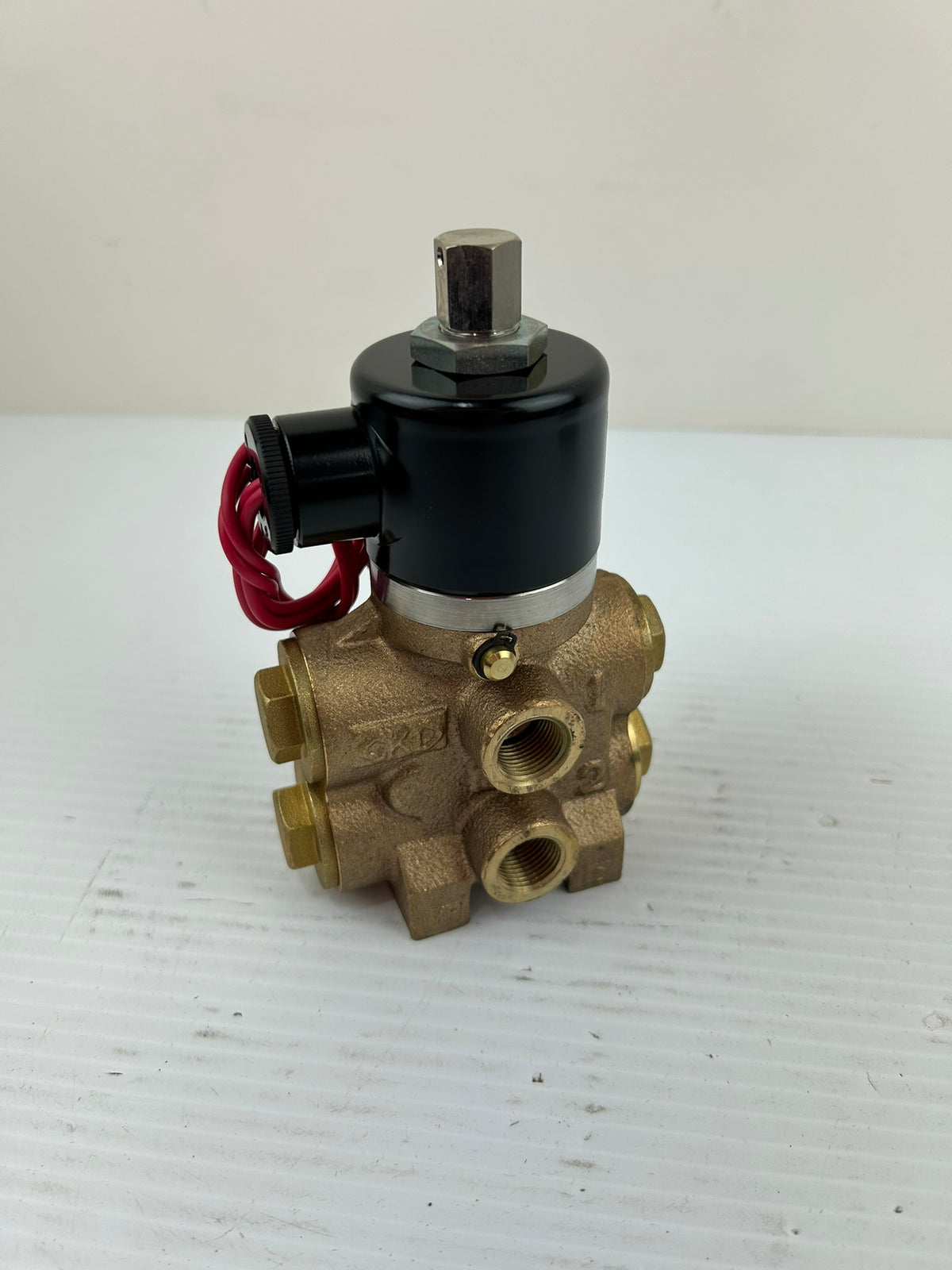 CKD PCD-03-47-1 200V Pneumatic Solenoid Valve Brass 4/5 Port 0.1-0.7 MPa