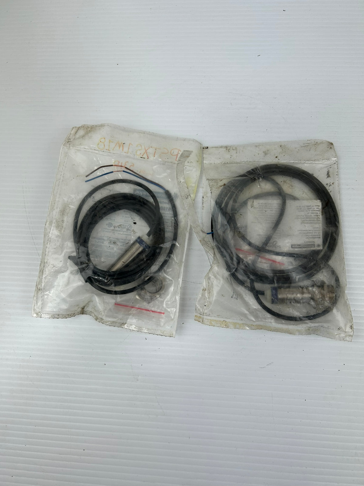 Telemecanique XS618B1MAL2 Inductive Proximity Sensor Switch M18 8mm - Lot of 2