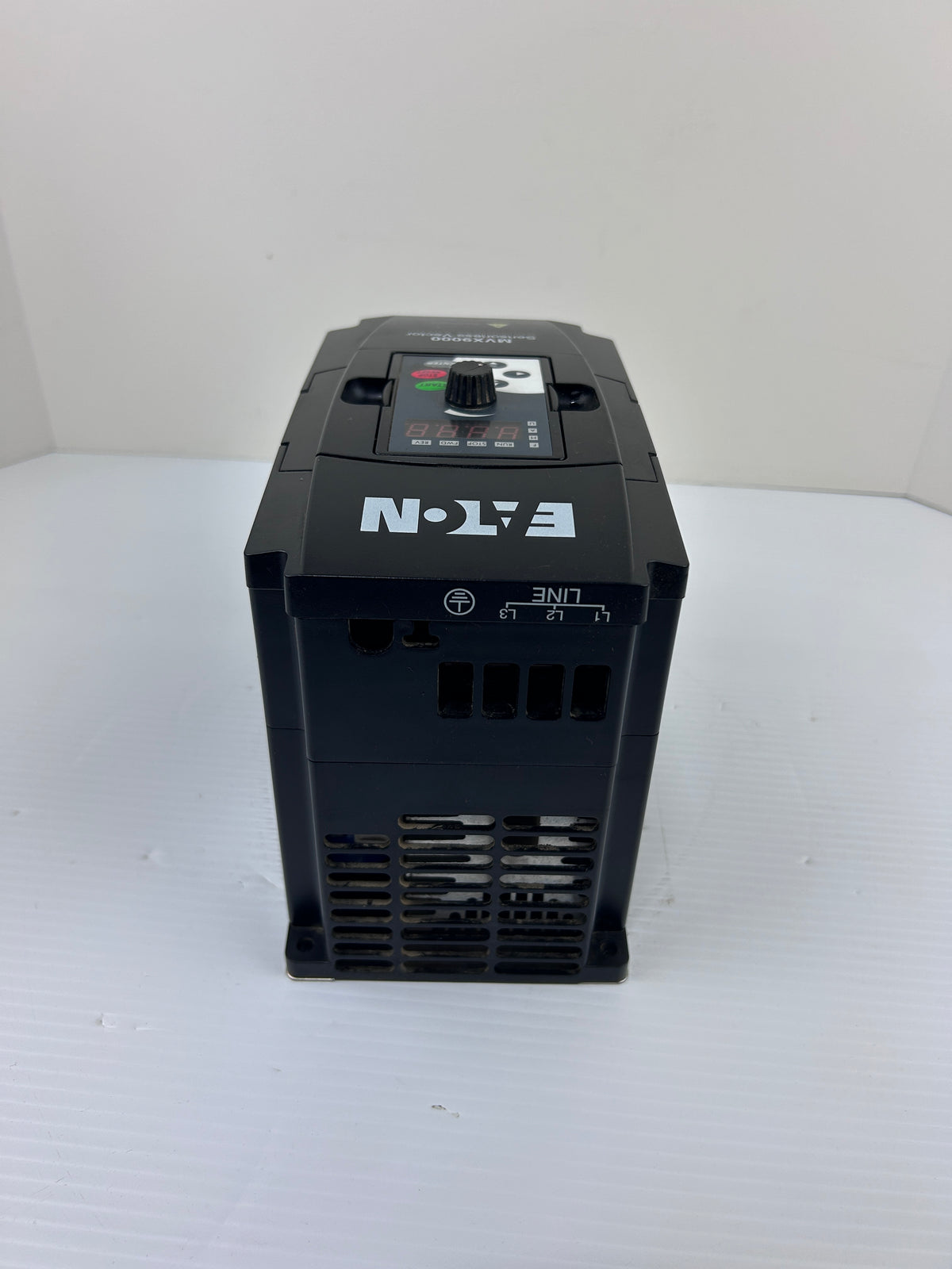 Eaton MVX005A0-4 VFD AC Drive 5HP 380-480V 3PH MVX9000 Sensorless Vector