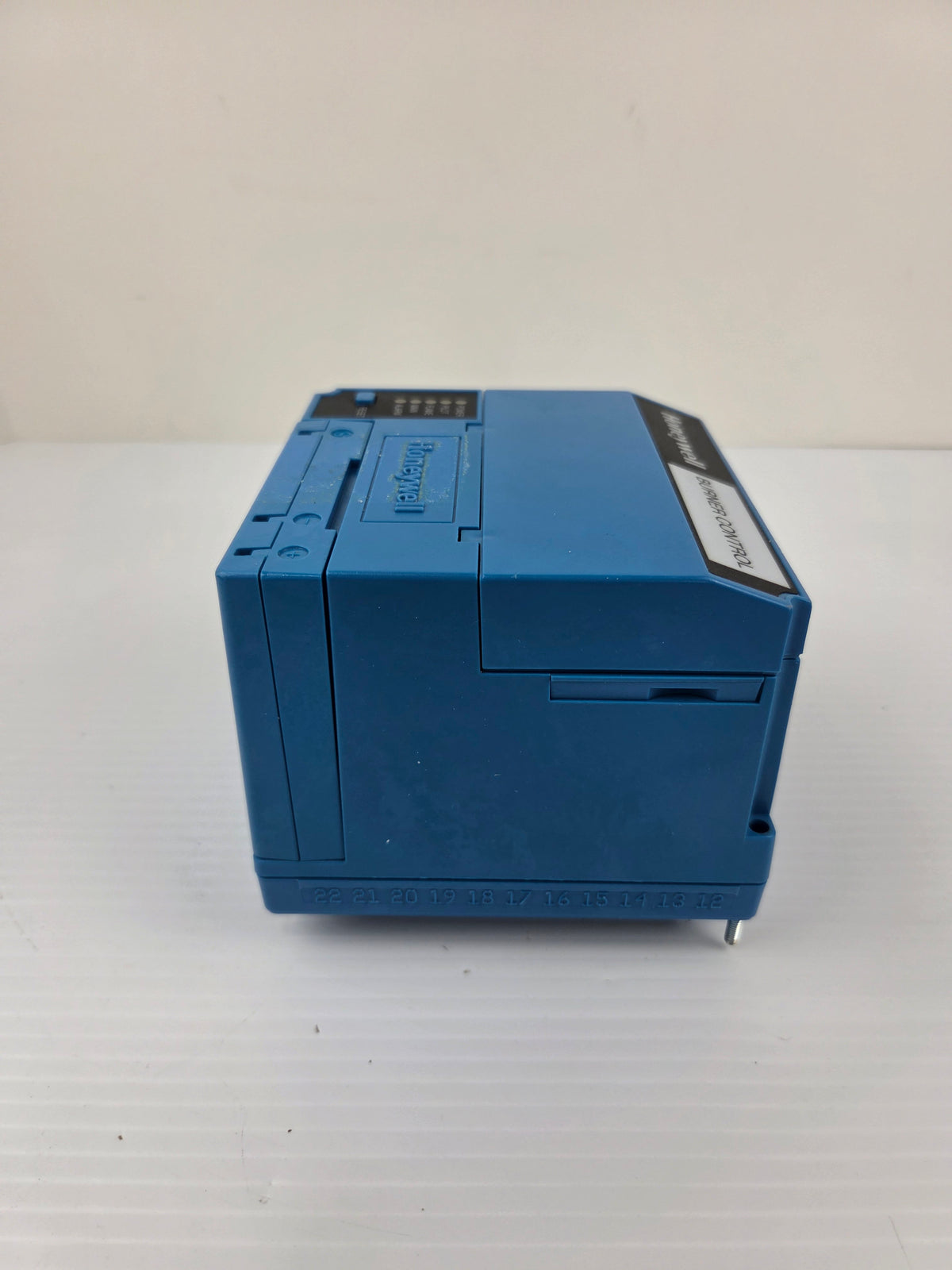 Honeywell RM7840 L 1075 Burner Control Ultraviolet Flame Amplifier Rev. 4671