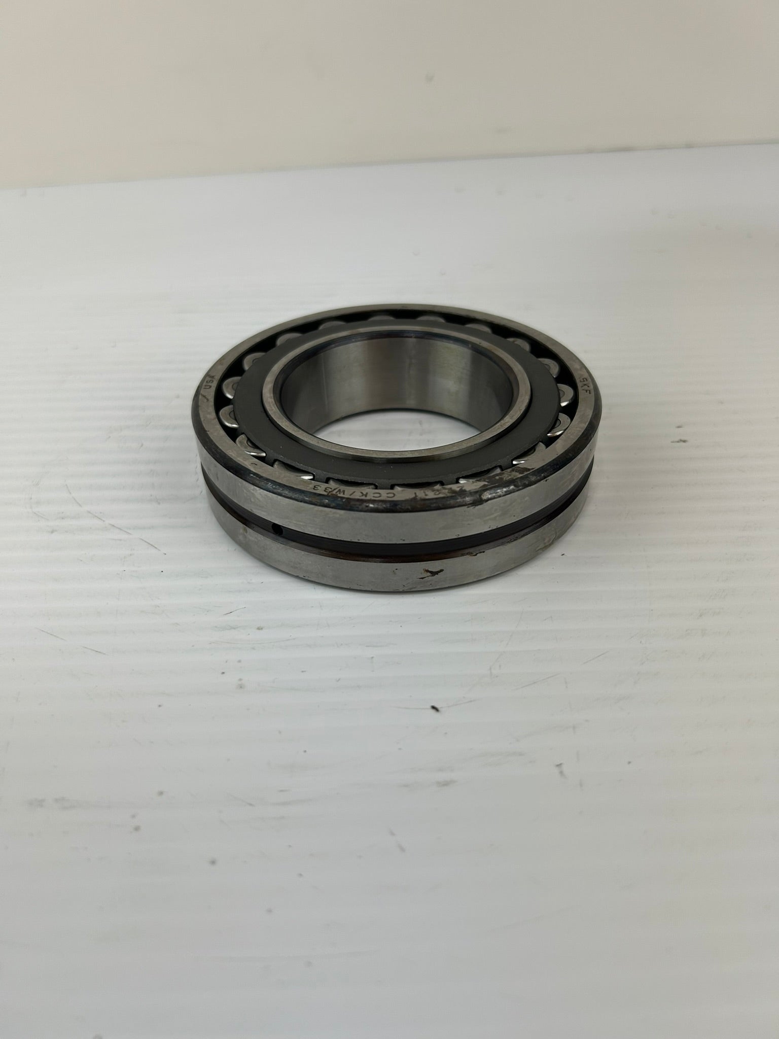 SKF 22211 CCK/W33 Spherical Roller Bearing 22211-CCK-W33 22211CCKW33