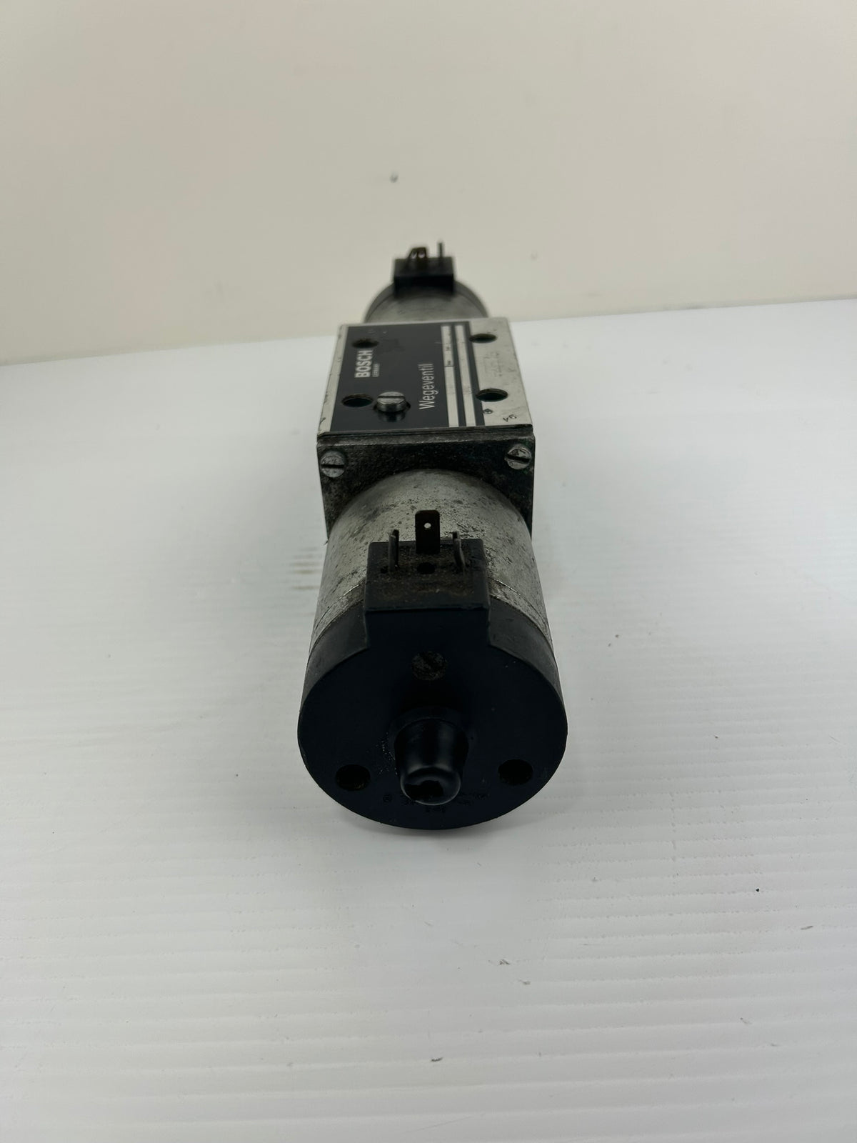 Bosch 0810001000 V93 Directional Valve