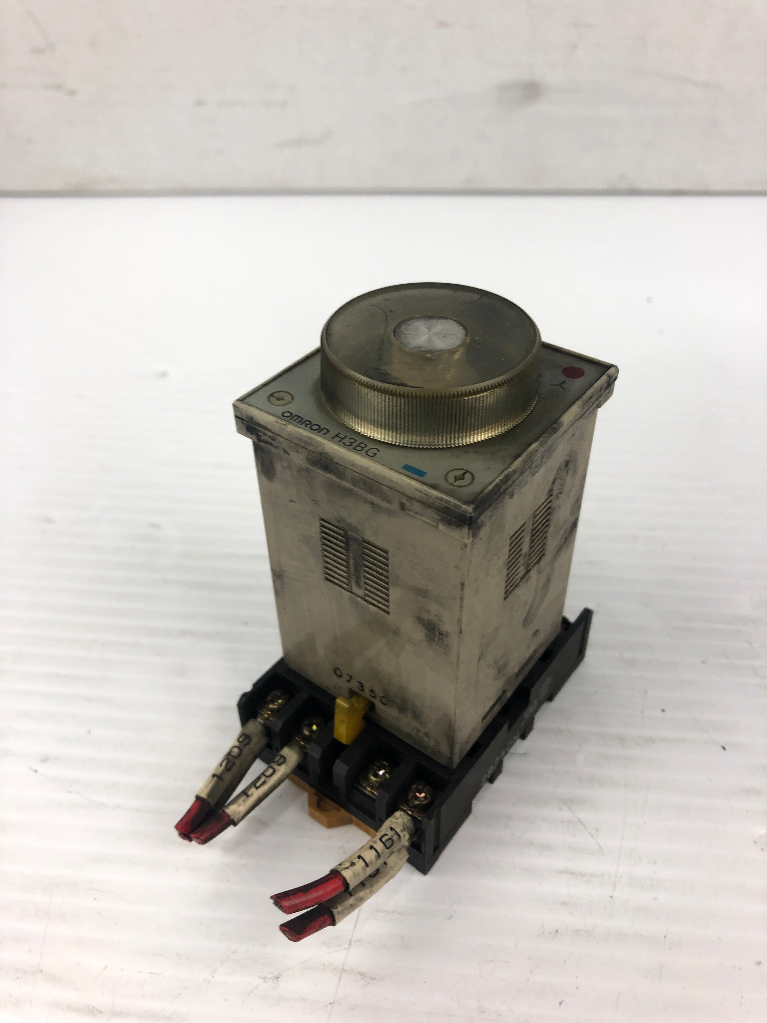 Omron H3BG-8 Timer 250VAC 5A