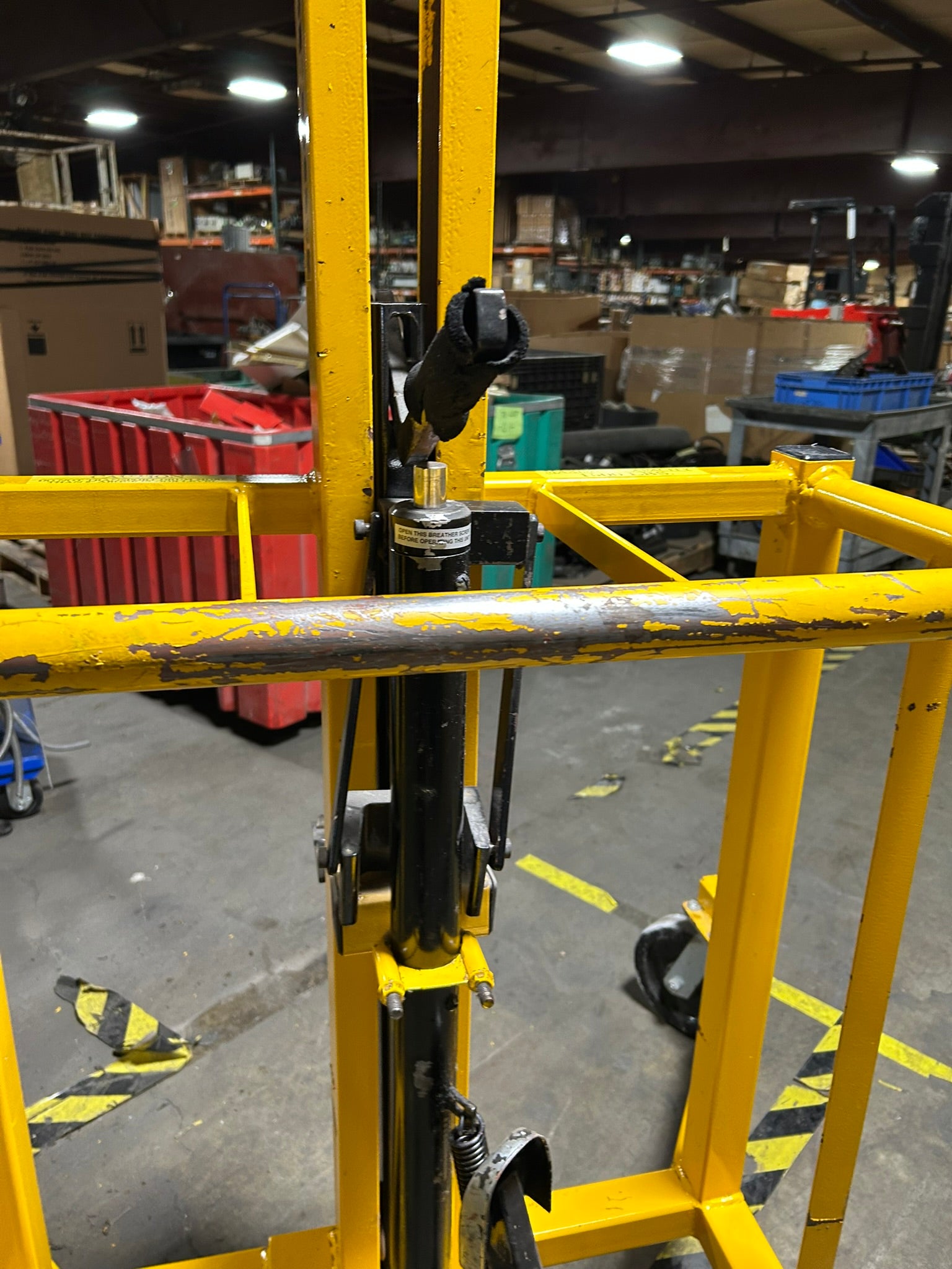 Drum Runner Material Handling Co 4500P Drum Lift Capacity 1500 Lbs.