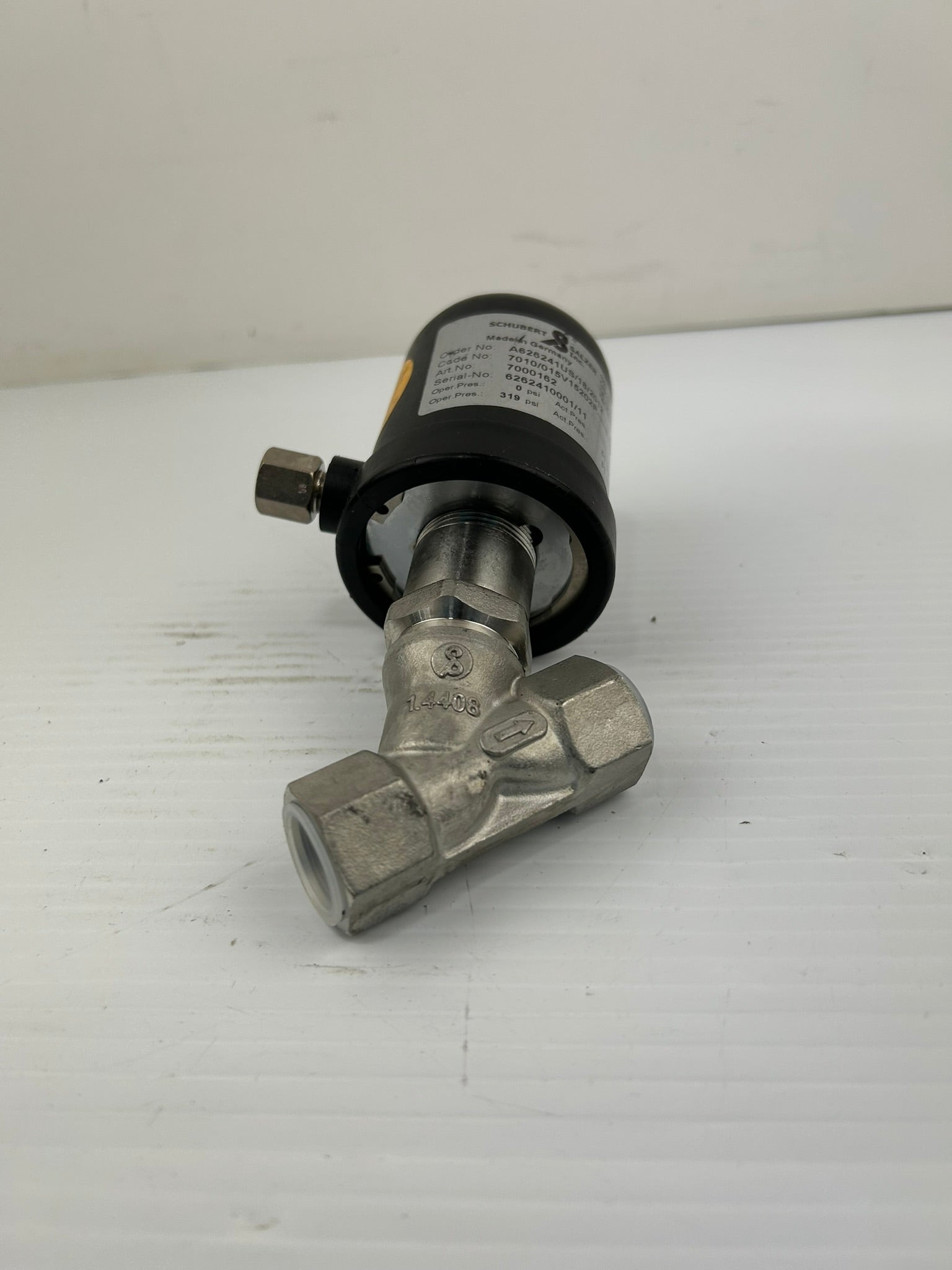 Schubert Salzer A626241US/18/2012 Valve