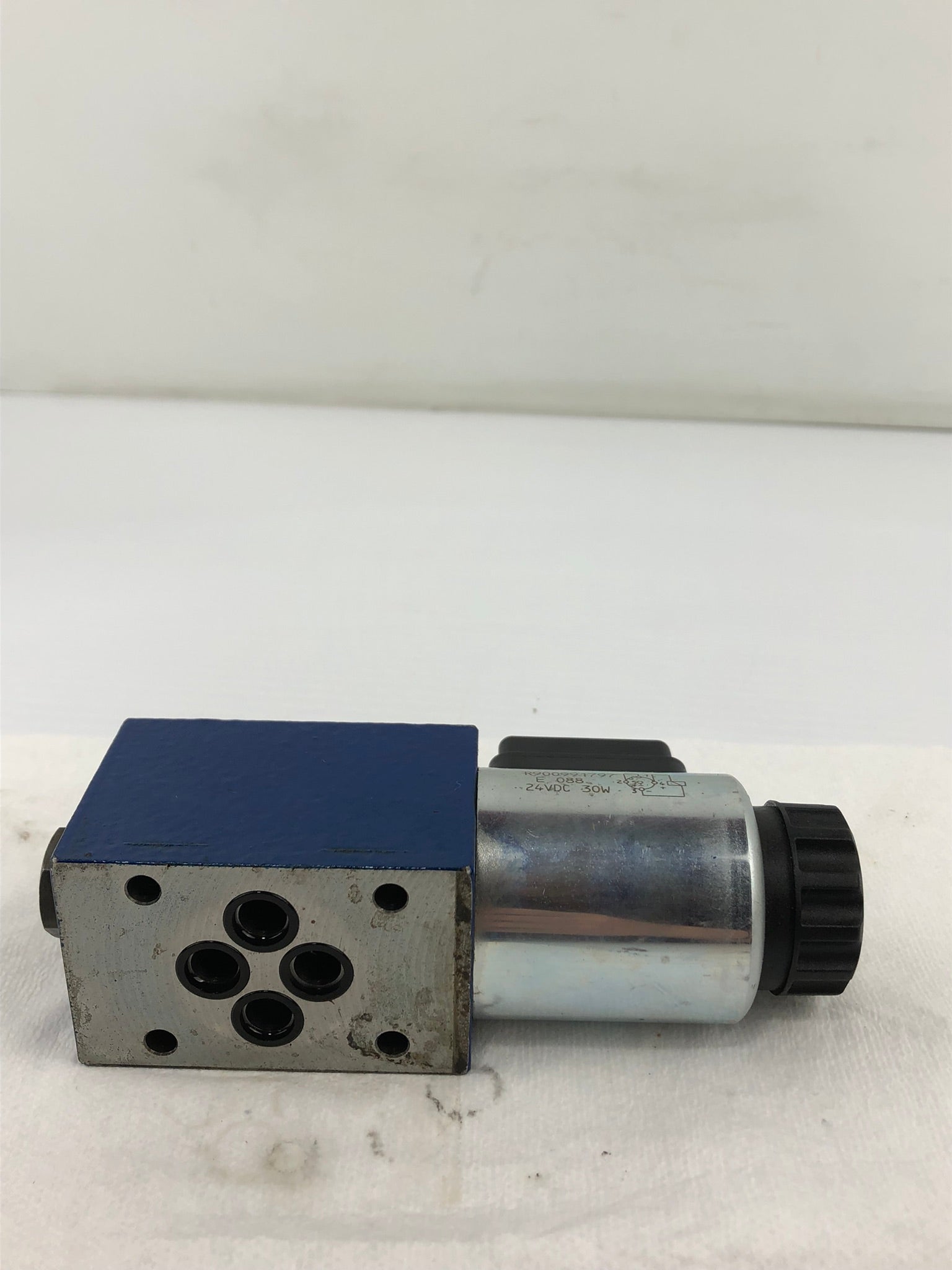 Rexroth 4WE 6 D62/EG24N9K33L Control Valve R900705206