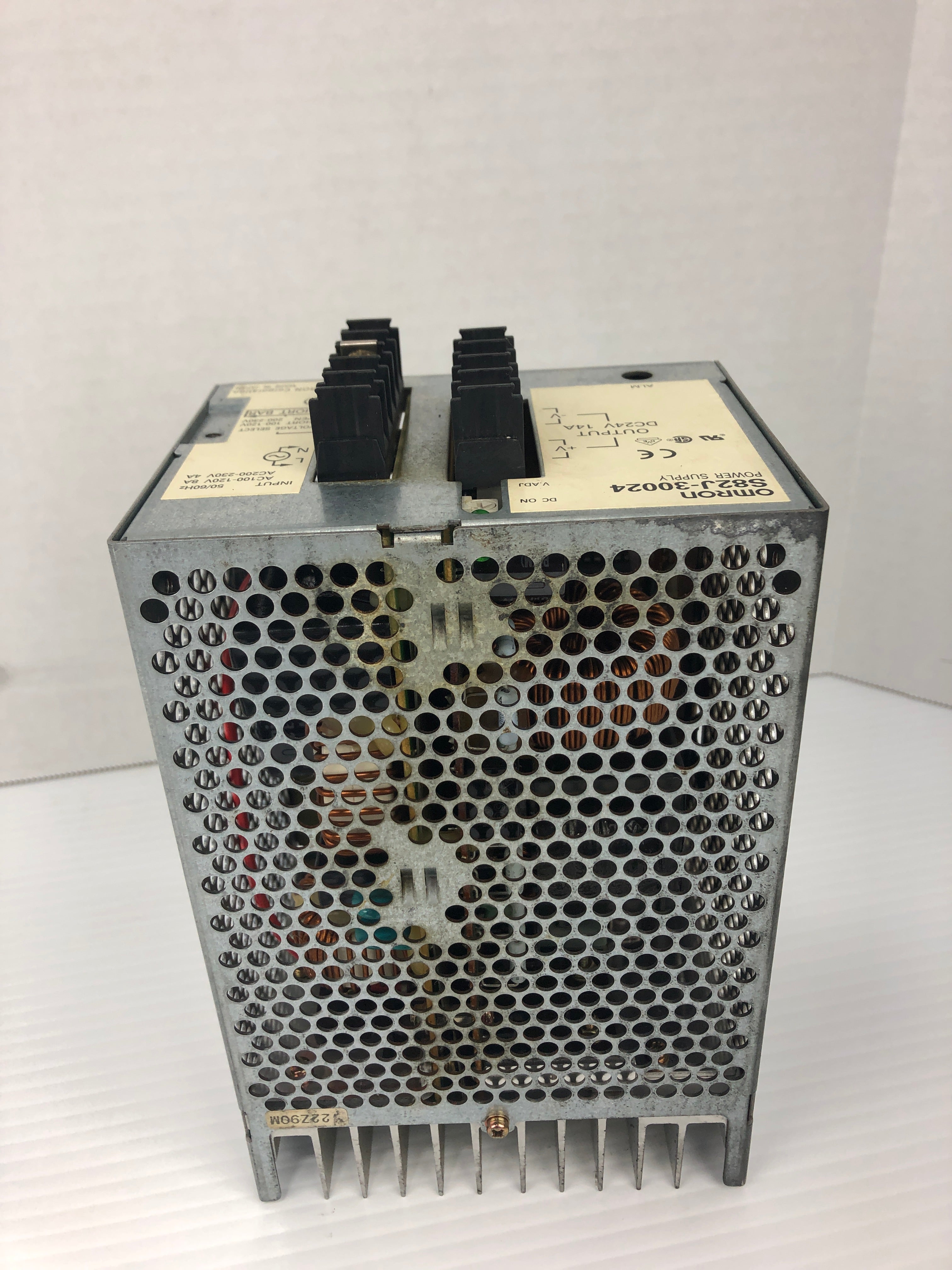 Omron S82J-30024 Power Supply 120-230V 4-8A 50/60Hz