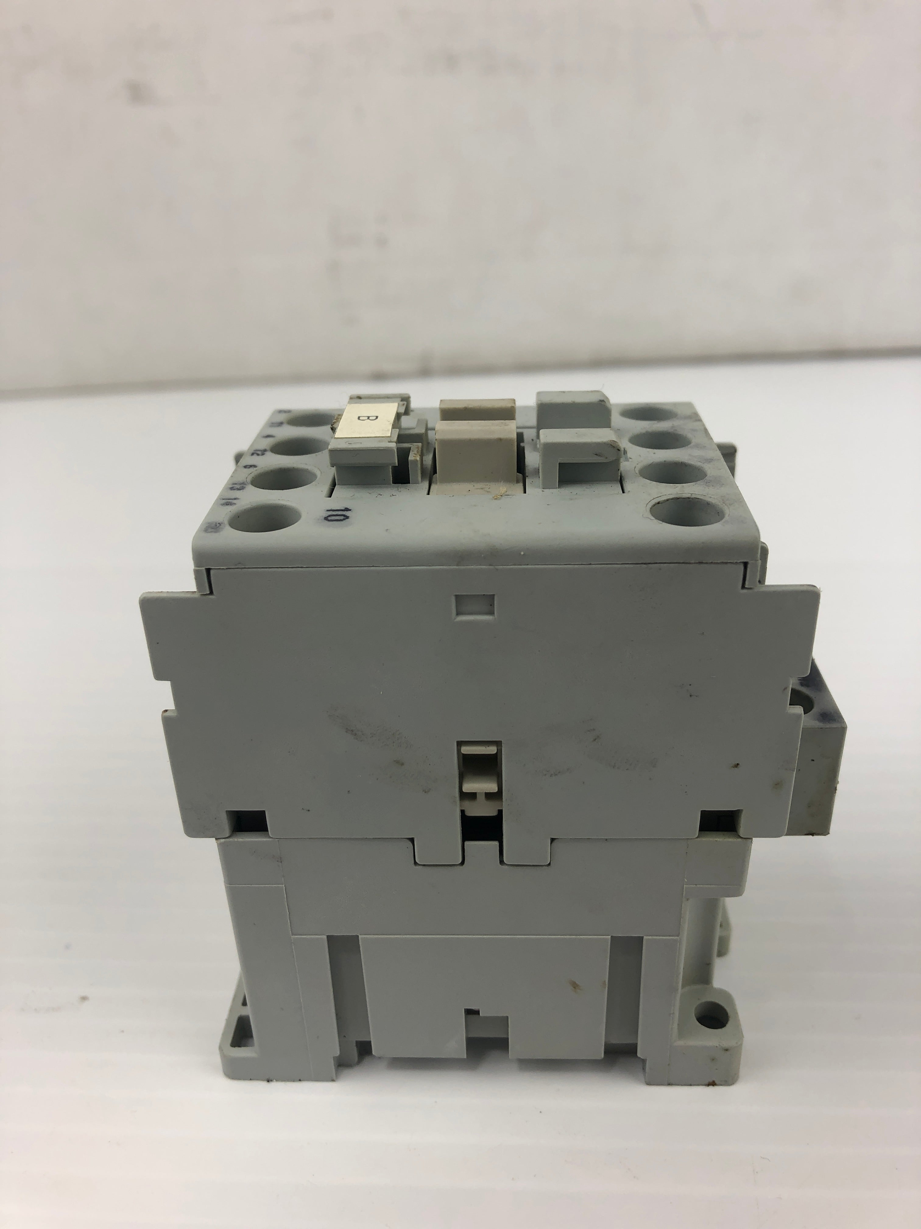 Allen-Bradley 100-C09*10 Contactor Ser. A 690V 32A 3PH 6kV - Lot of 2