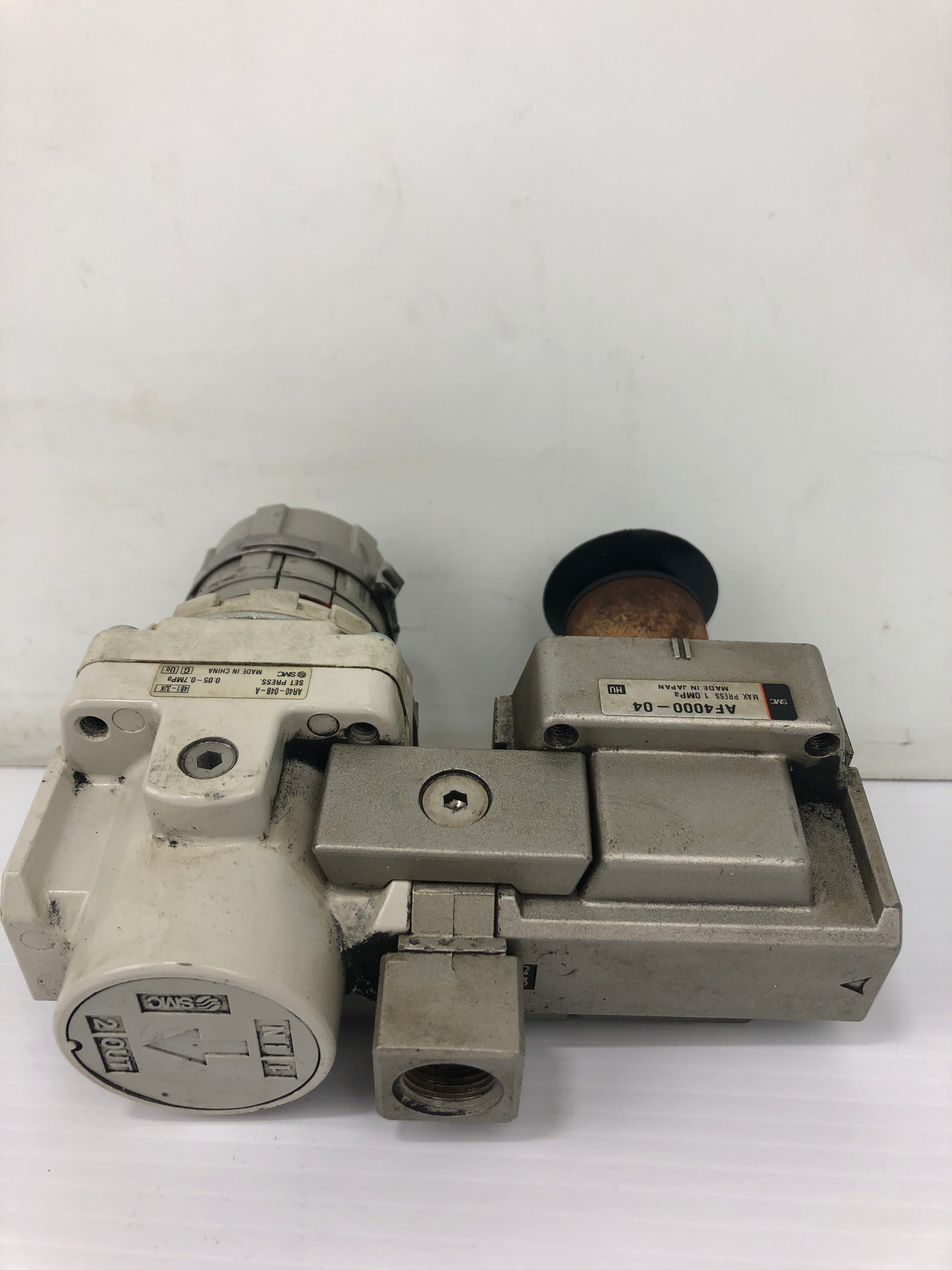 SMC AR40-04B-A Pressure Regulating Valve With AF4000-04 Air Filter Assembly