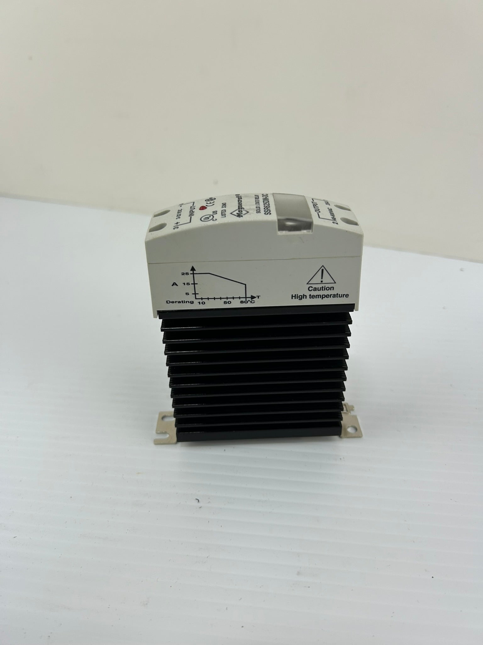 Magnecraft SSR625DIN-DC Solid State Relay 25A 48-600VAC 3-32VDC with Heatsink