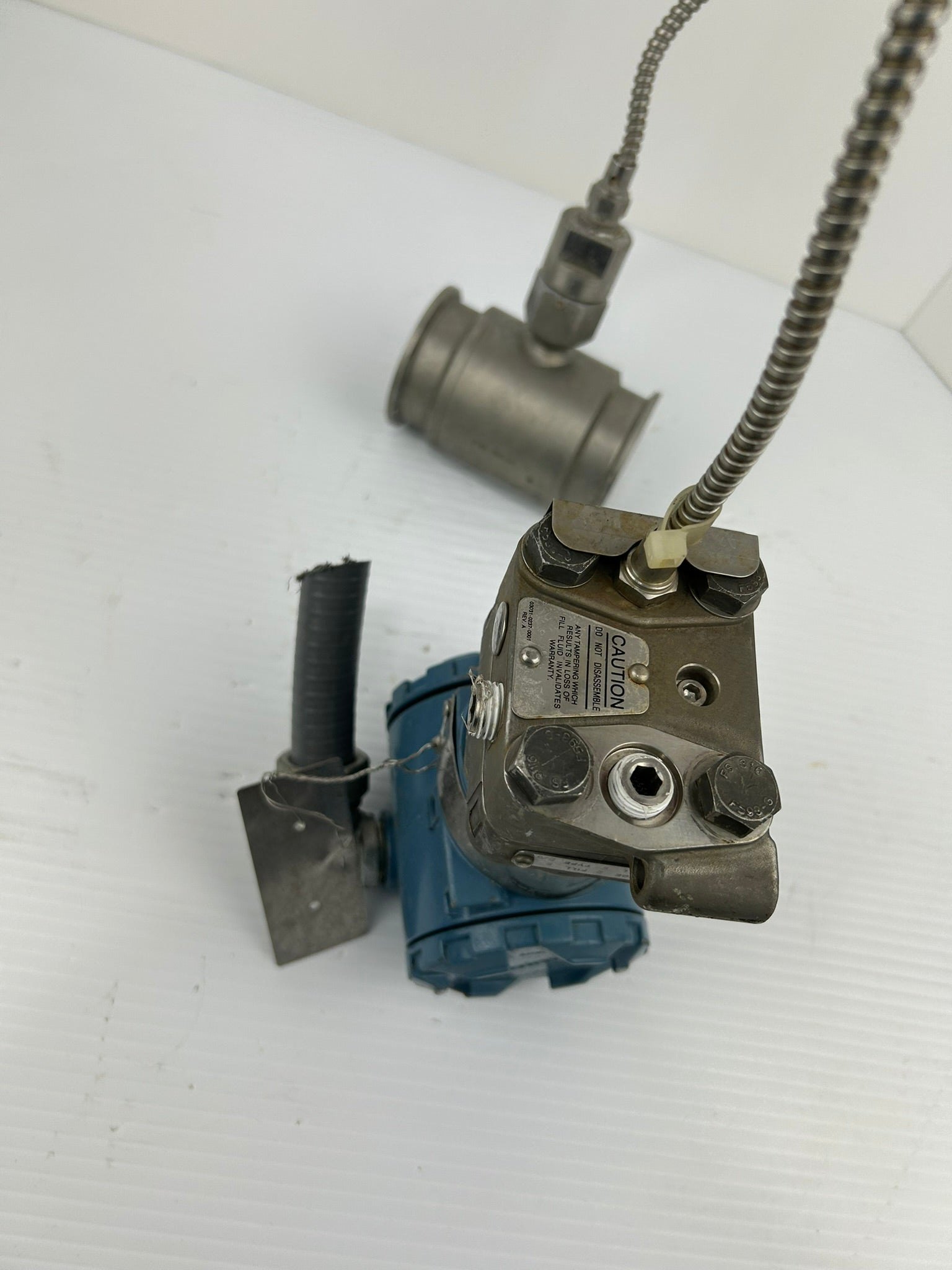 Rosemount 3051CG2A22A1AS1B4 Pressure Transmitter Sensor with Base 31562