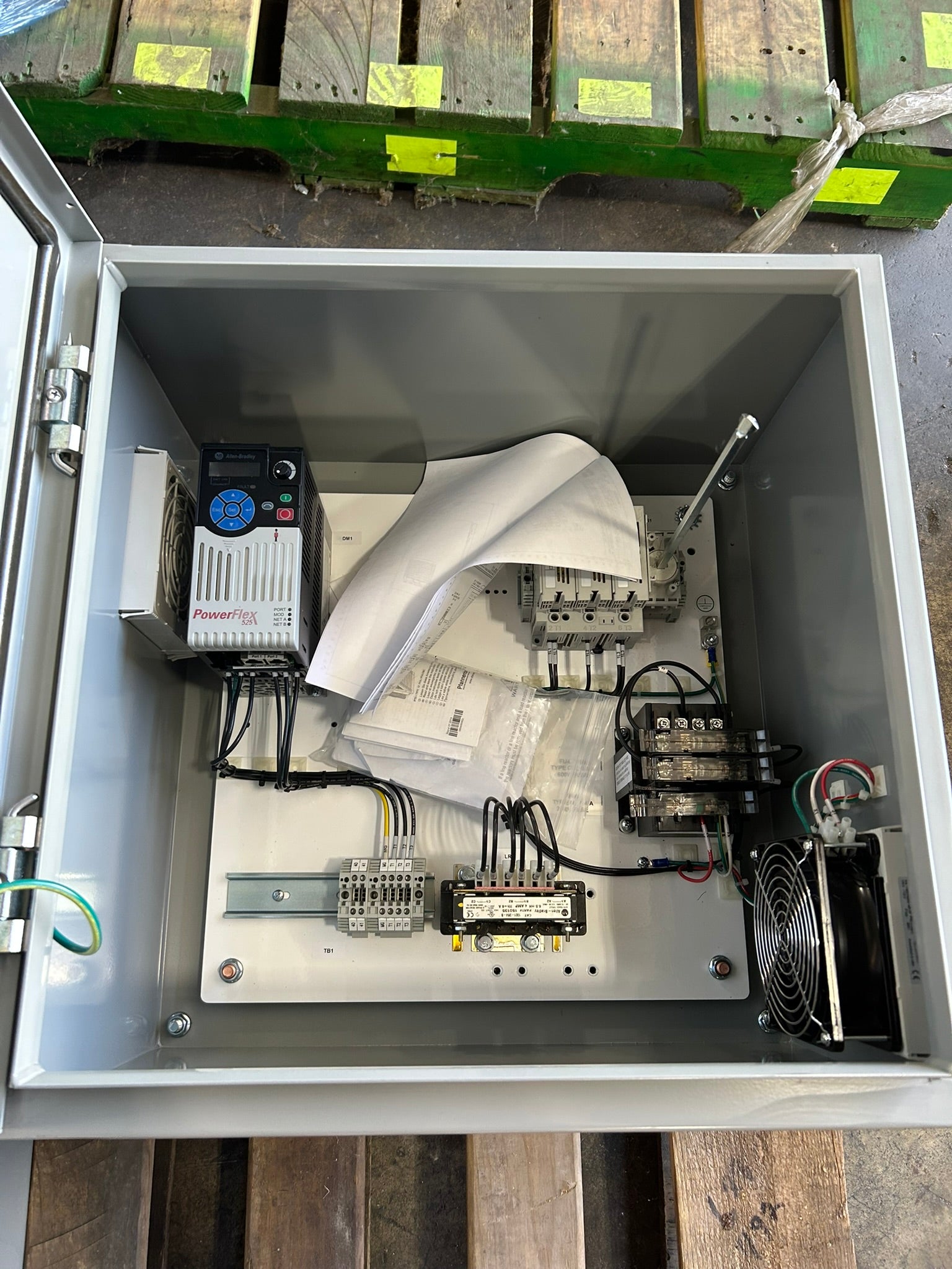 Allen Bradley 24B-D4P0H204AA-ND-P6-ME-B0-L1 PowerFlex 525 Electrical Cabinet