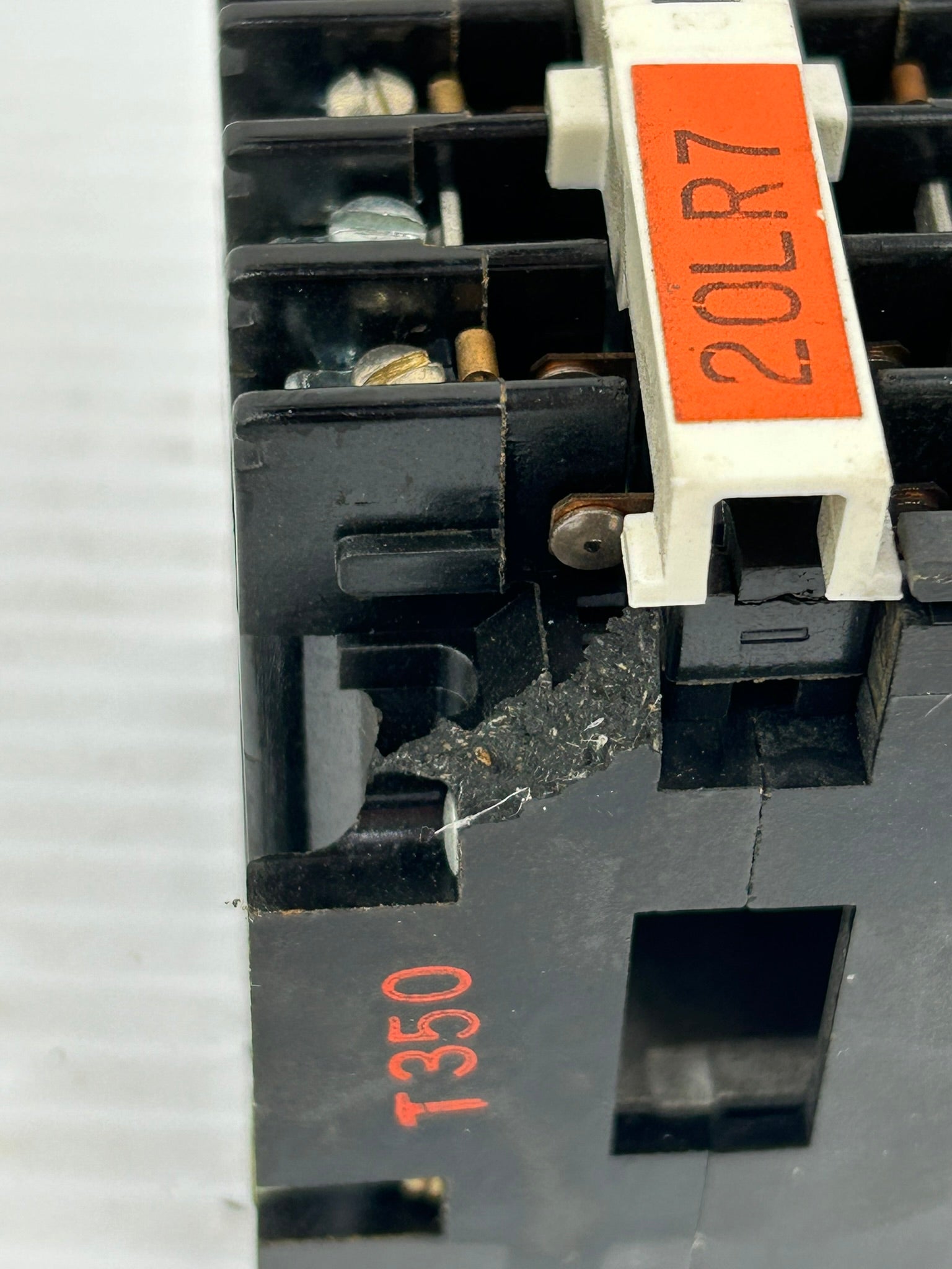 General Electric CR120A04002AA Industrial Relay Series A 300VAC 10A