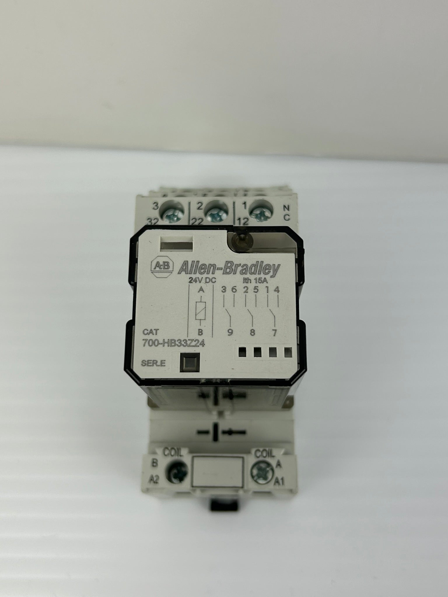 Allen-Bradley 700-HB33Z24 Relay Ser E with 700-HN153 Base - Lot of 5