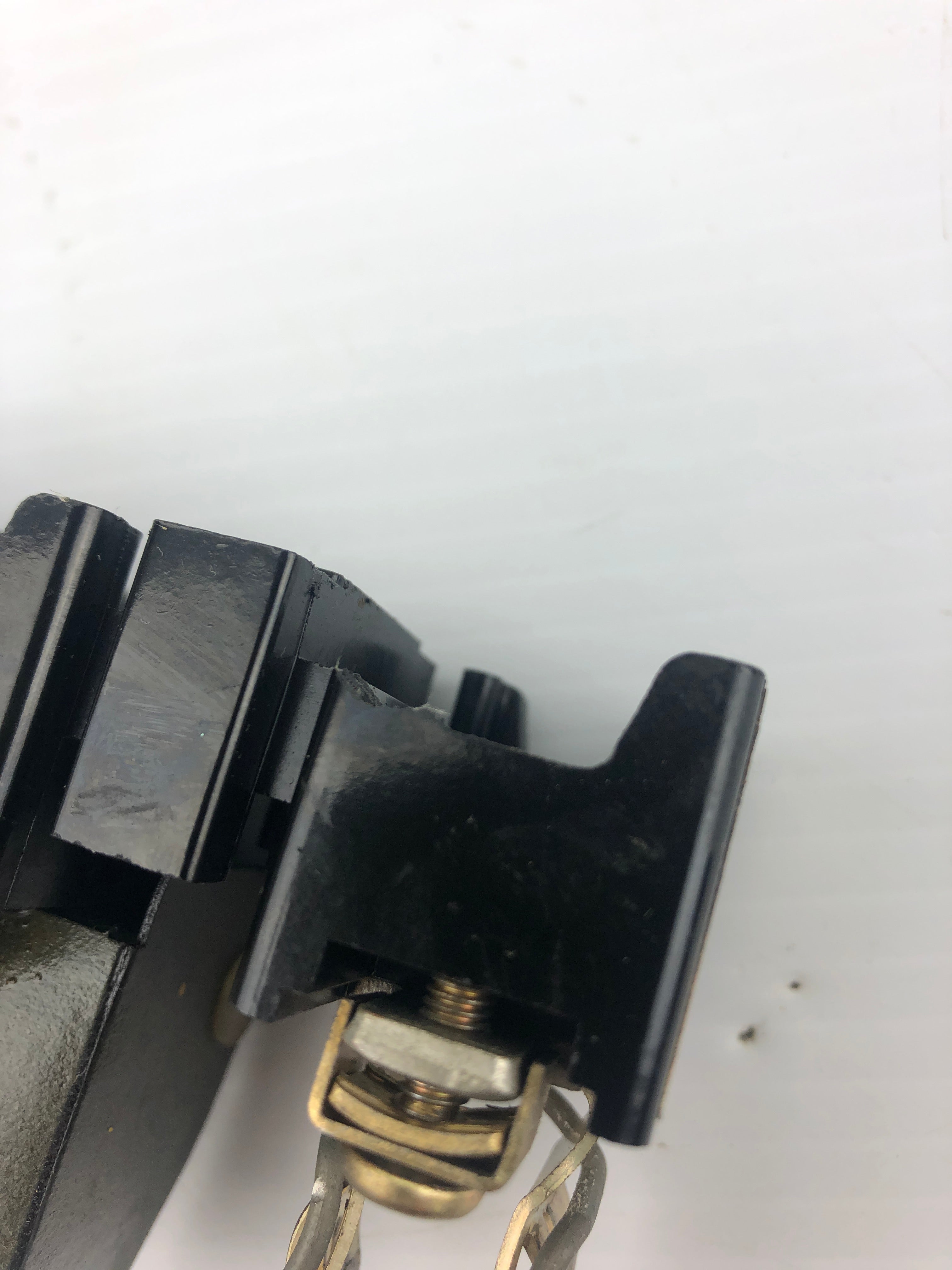 Allen-Bradley 40023-414-01 Fuse Block Series B (Broken Casing)