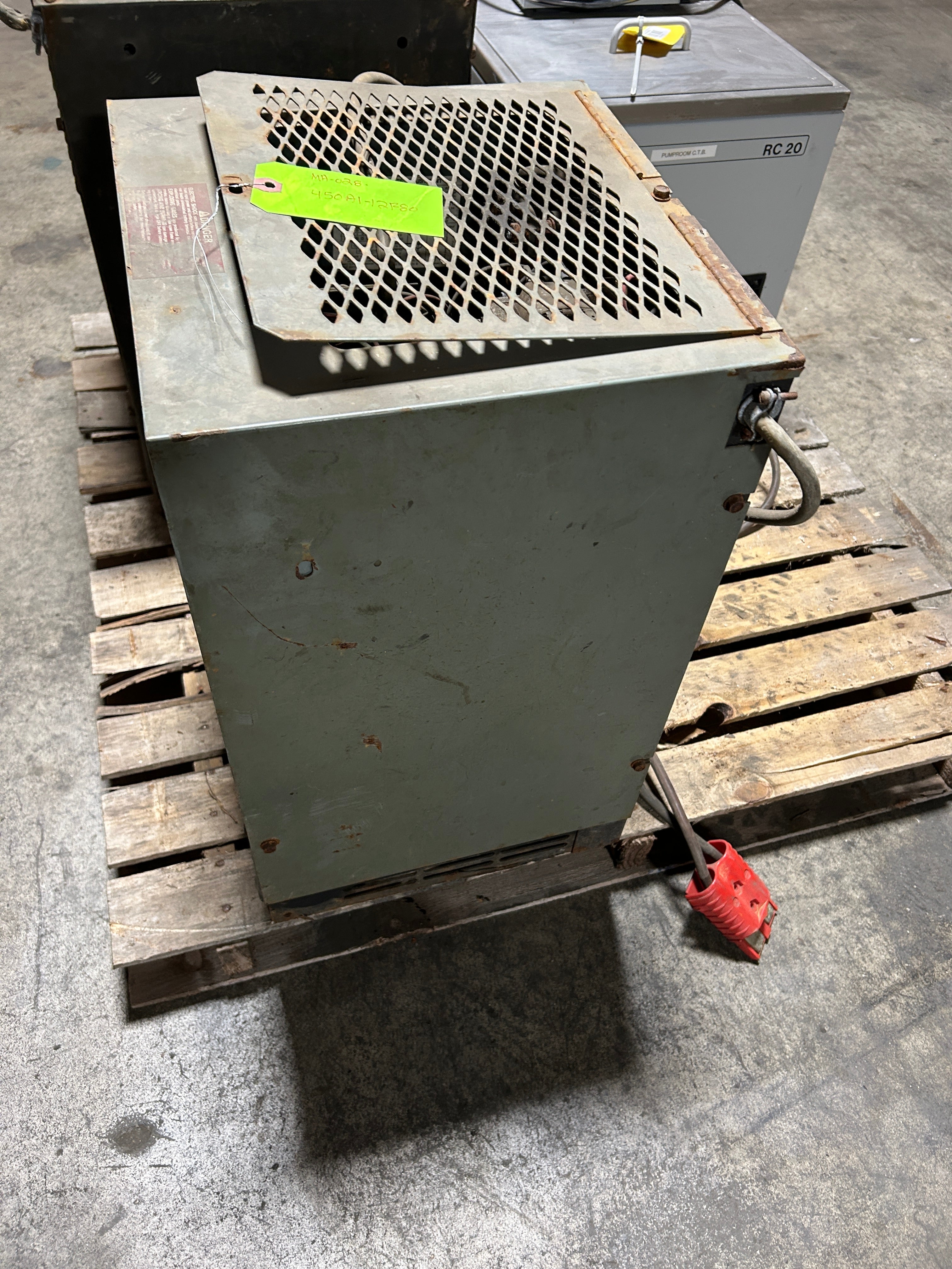 Hobart 450A1-12R80 Forklift Battery Charger 12 Cell 1PH 60Hz 6345-6 LA 226-450AH