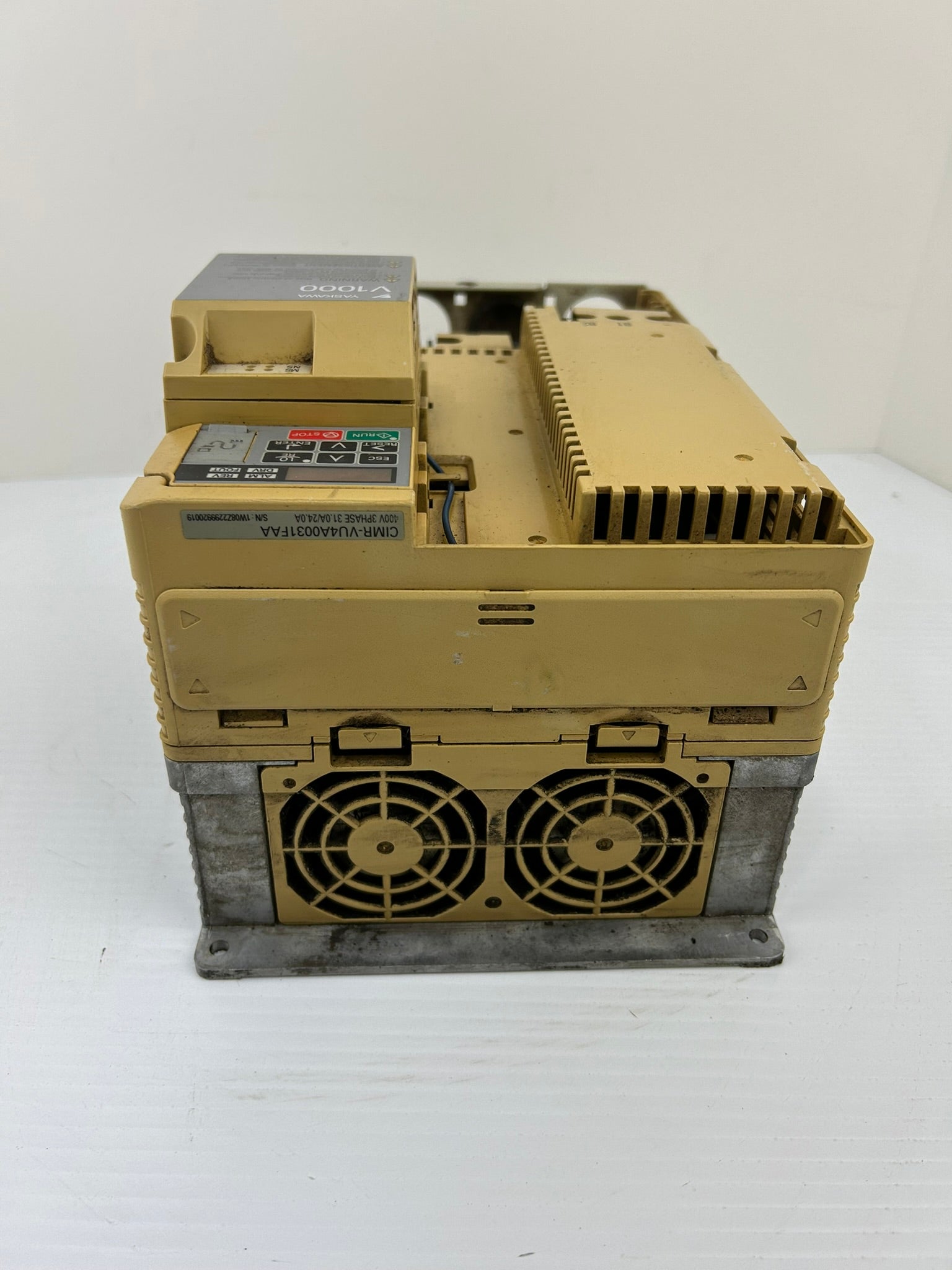Yaskawa Electric CIMR-VU4A0031FAA 3PH AC Drive Rev A - No Top or Bottom Cover