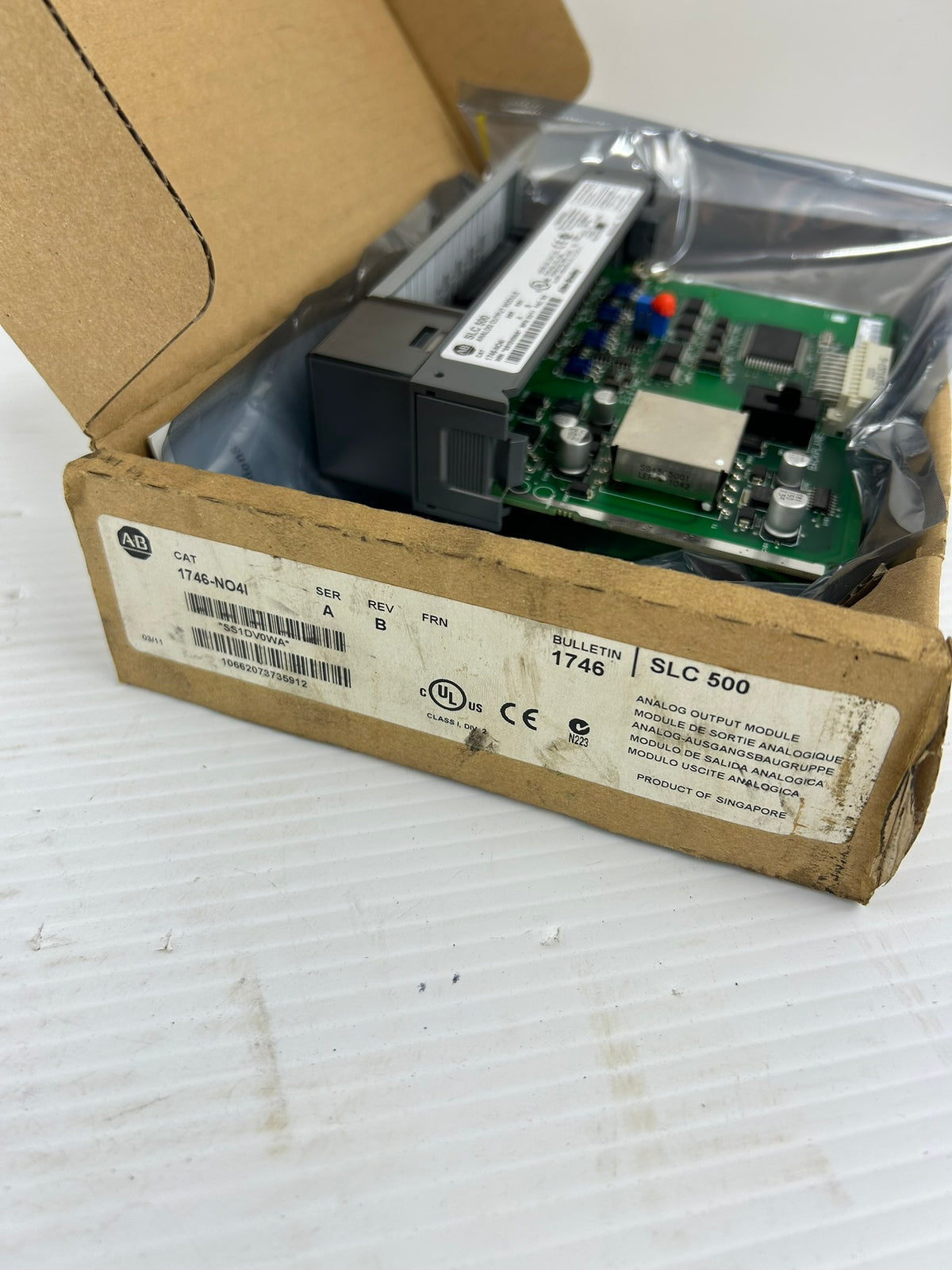 Allen Bradley 1746-NO4I Analog Output Module Series A Rev B SLC500 - US Shipping
