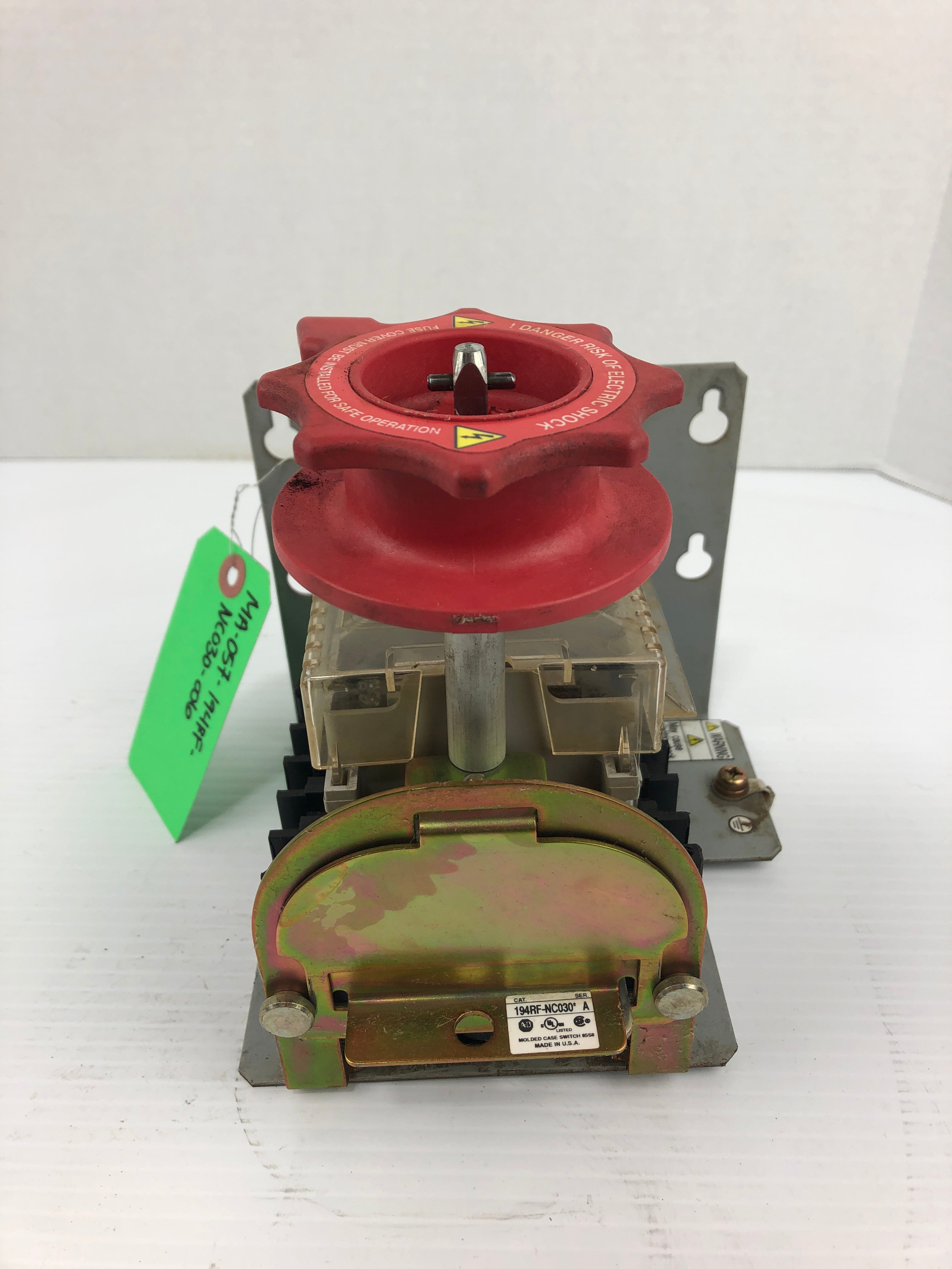 Allen-Bradley 194RF-NC030* Ser A Fused Disconnect Switch Mounted - No Side Cover